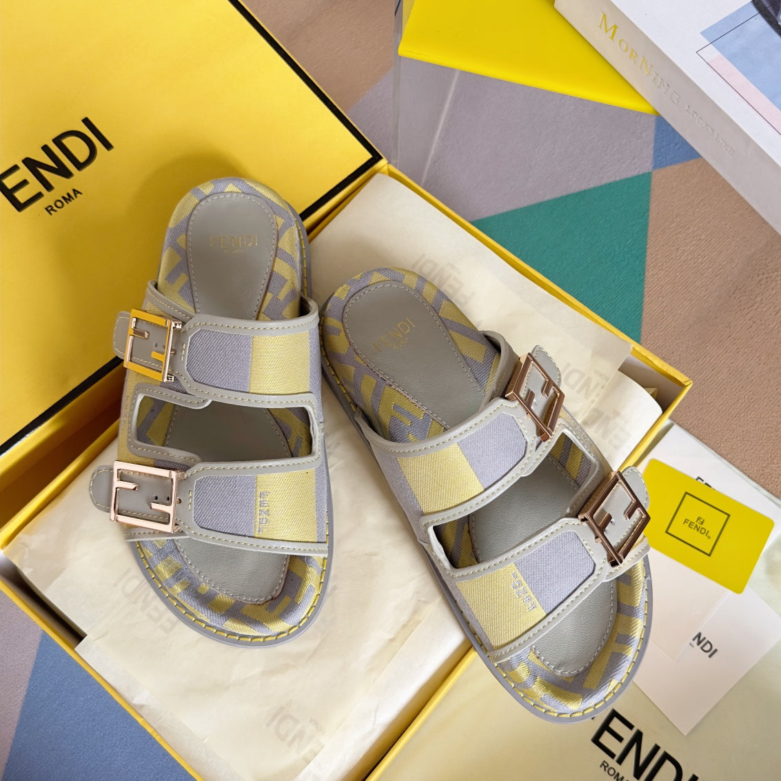 250513 New high-quality classic icon slippers