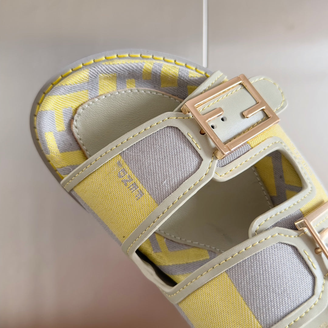 250513 New high-quality classic icon slippers
