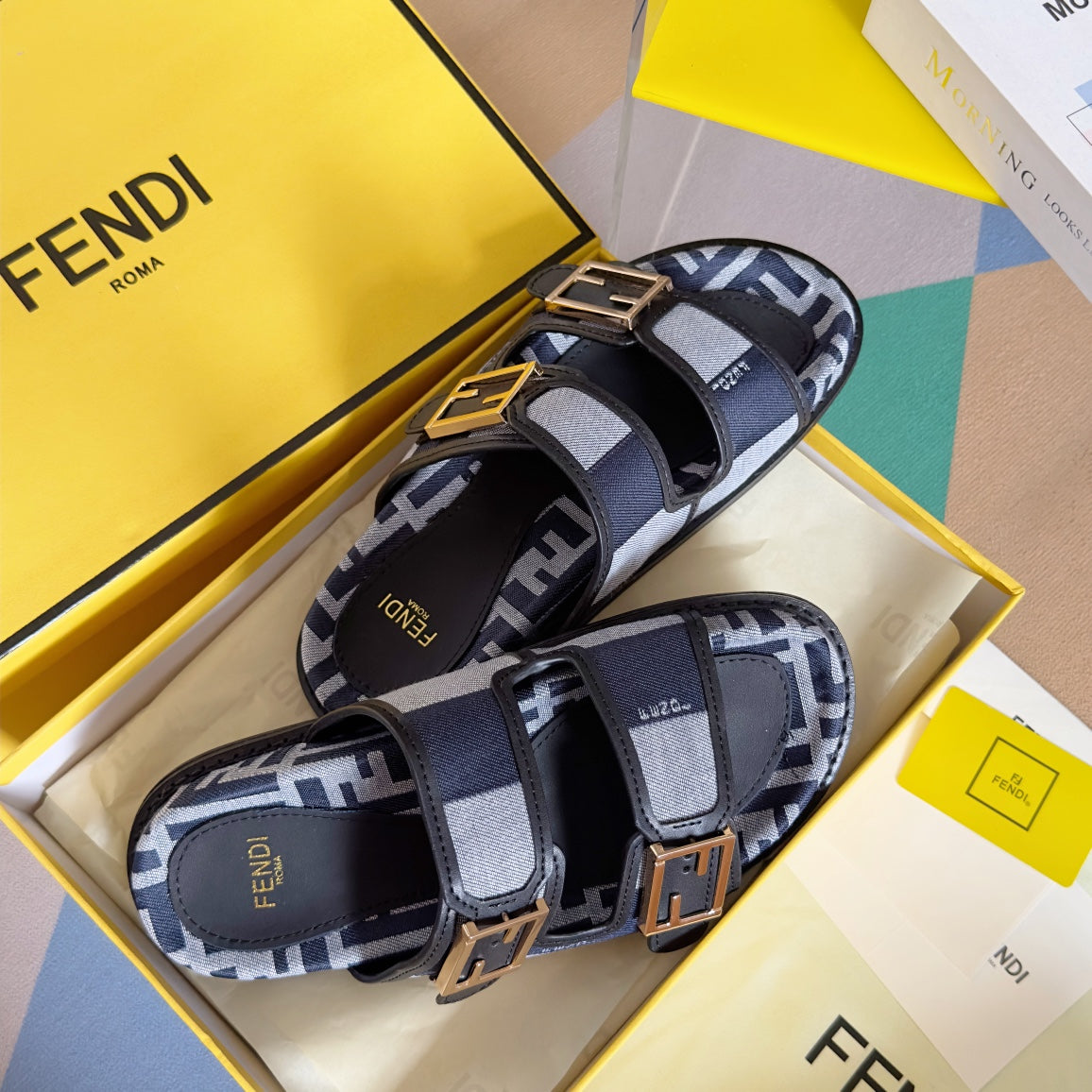250513 New high-quality classic icon slippers