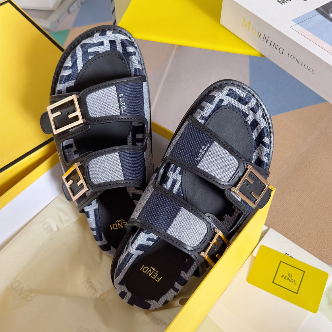 250513 New high-quality classic icon slippers