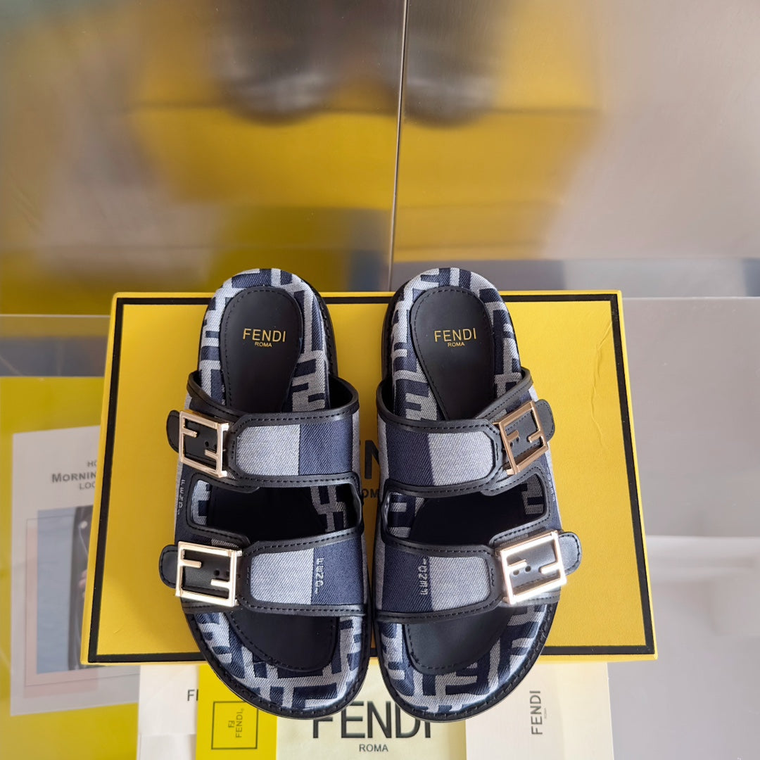 250513 New high-quality classic icon slippers