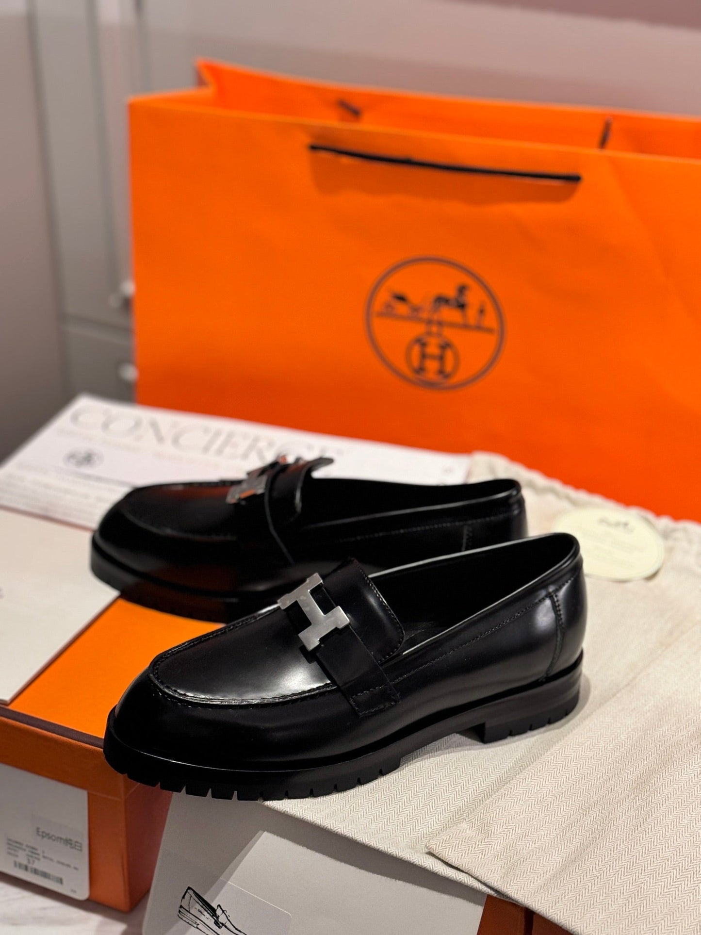 250527 New high-quality classic retro thick-soled loafers
