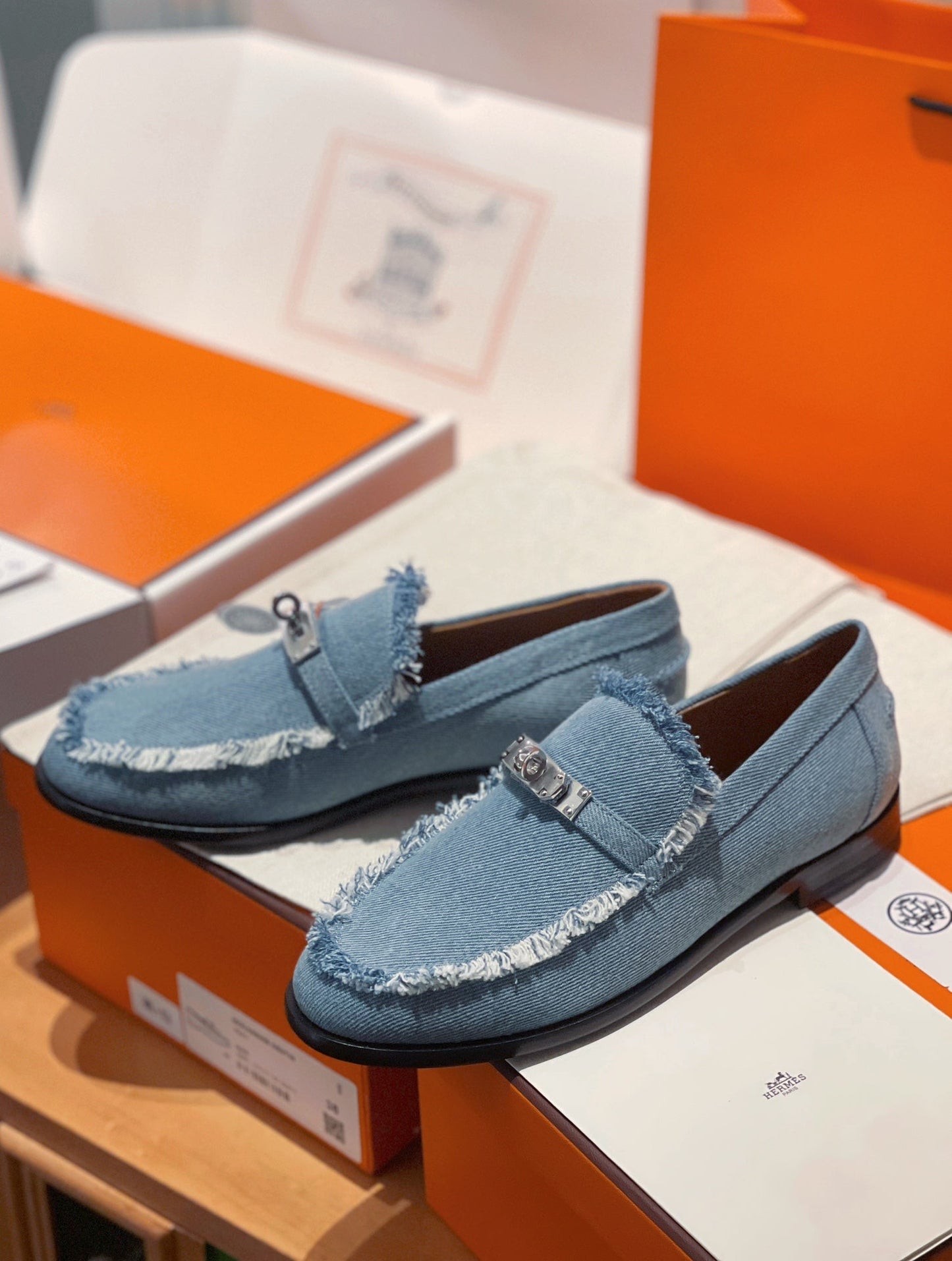 250527 New high-quality classic retro thick-soled loafers