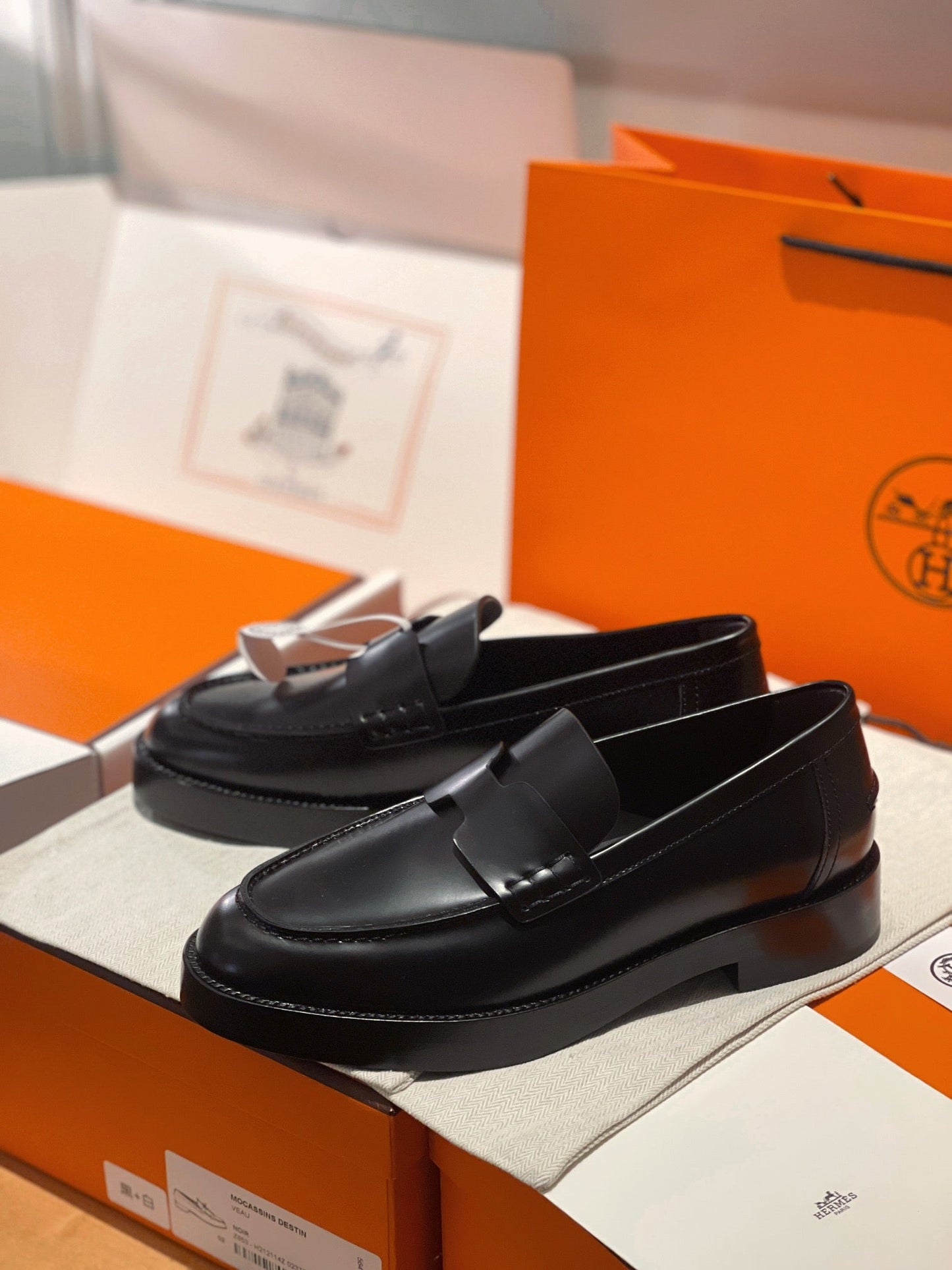 250527 New high-quality classic retro thick-soled loafers