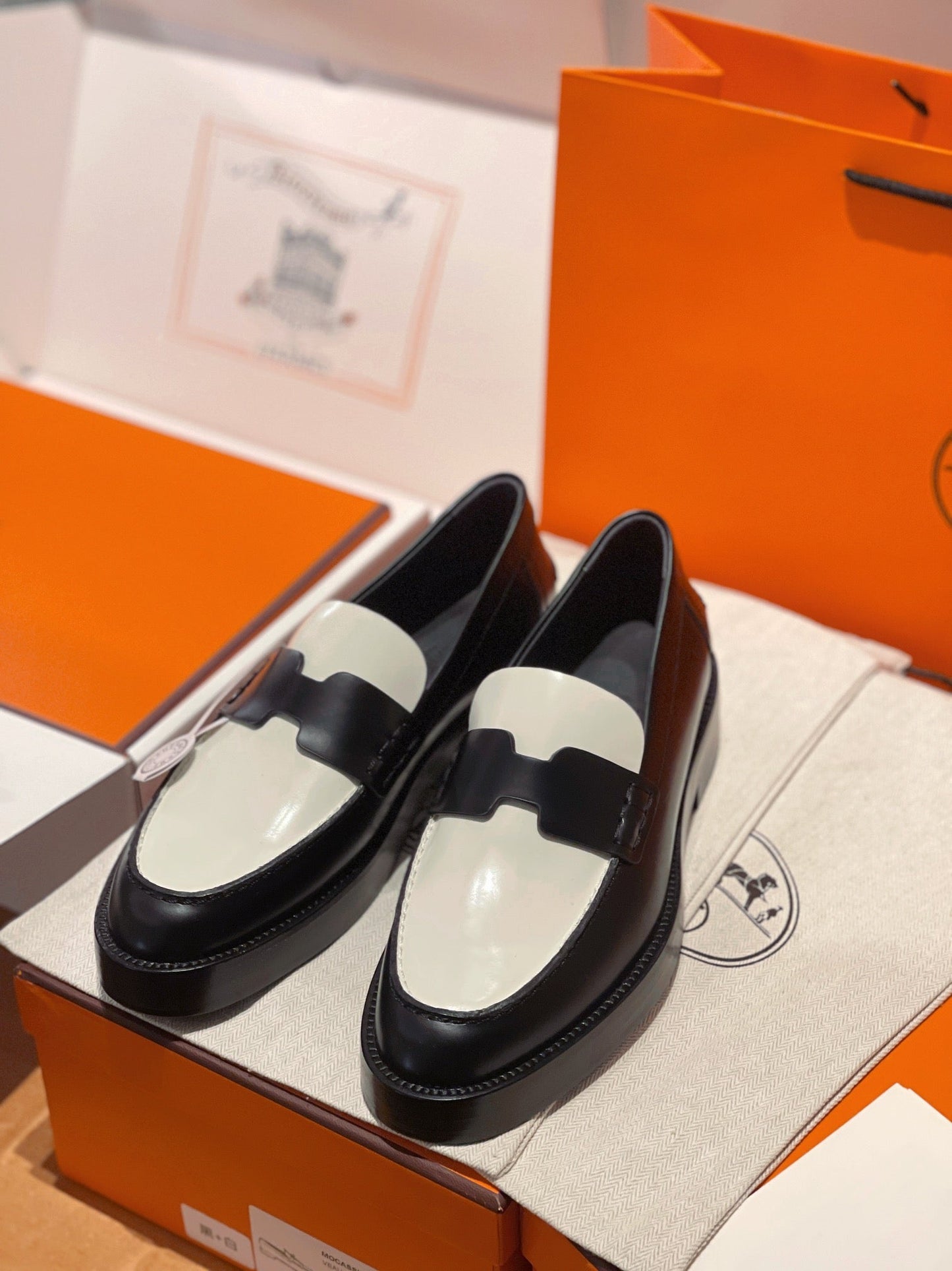 250527 New high-quality classic retro thick-soled loafers