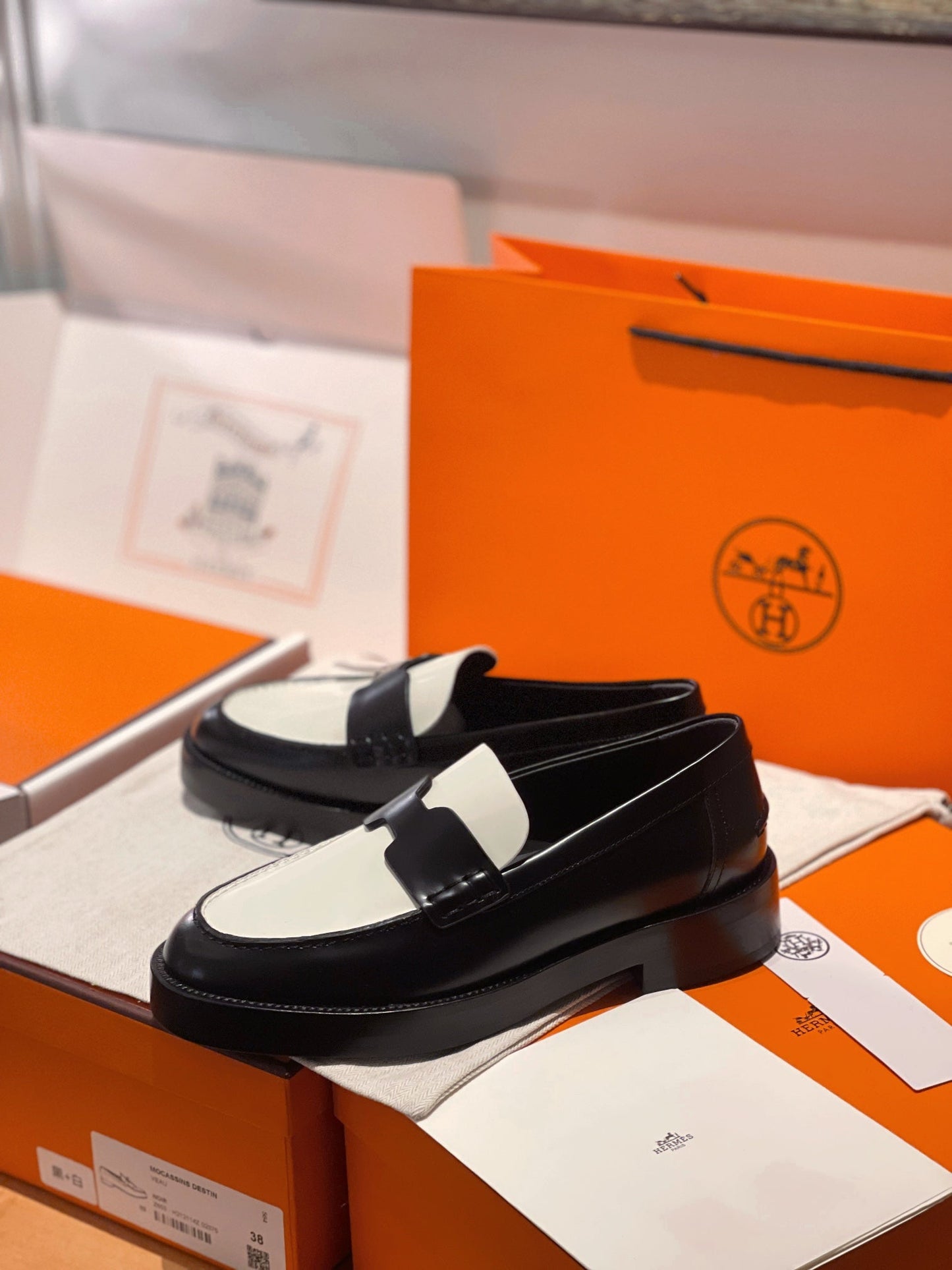 250527 New high-quality classic retro thick-soled loafers