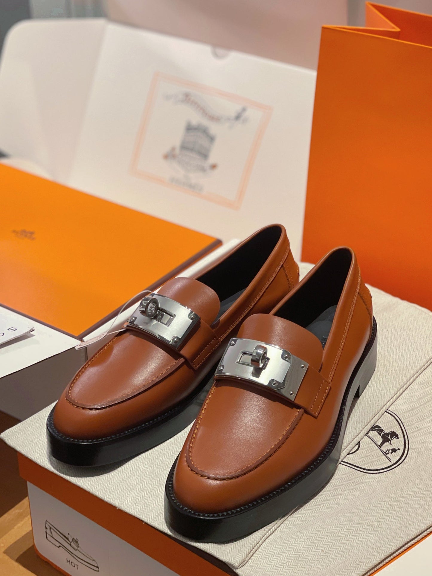 250527 New high-quality classic retro thick-soled loafers