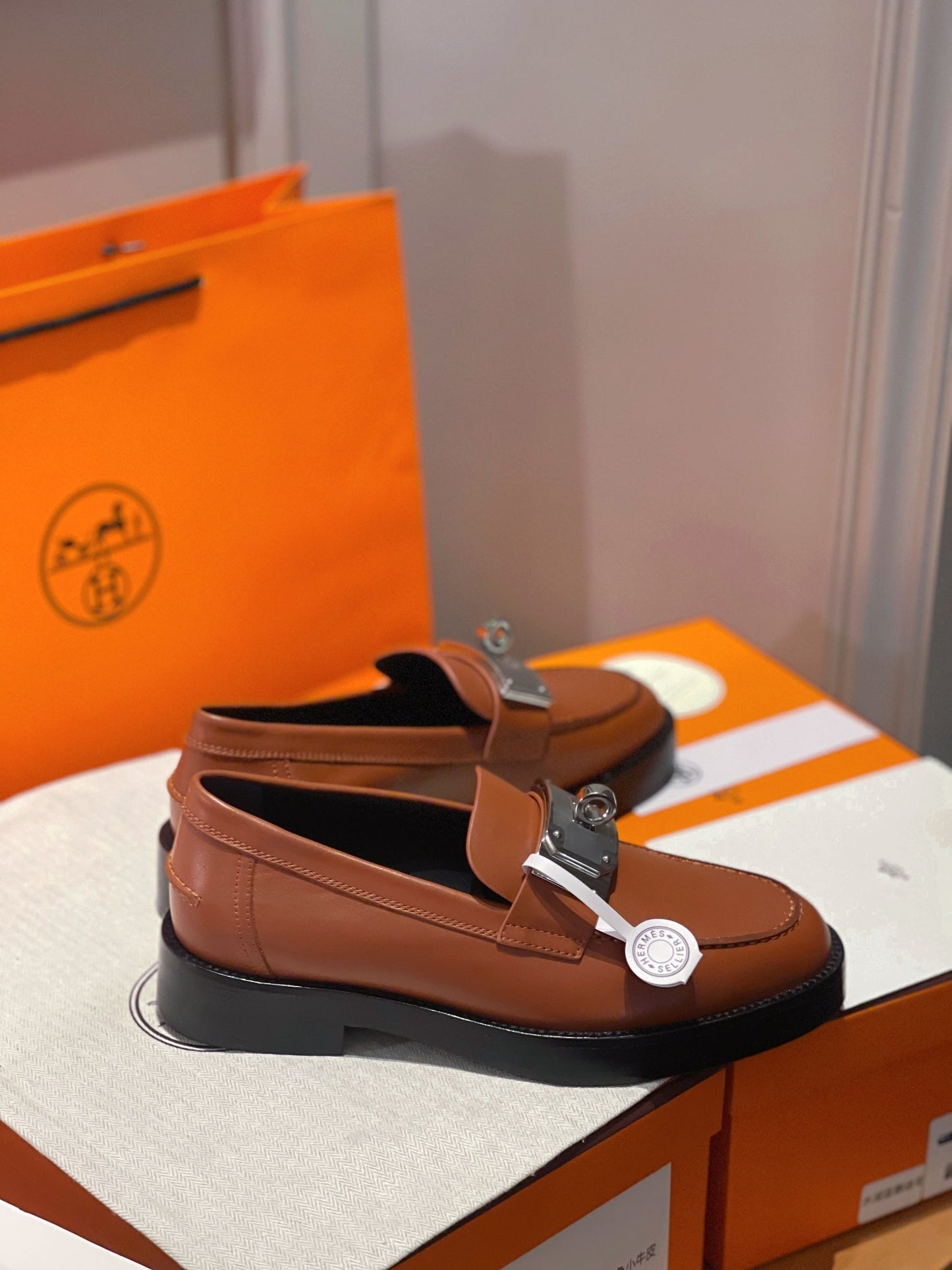 250527 New high-quality classic retro thick-soled loafers