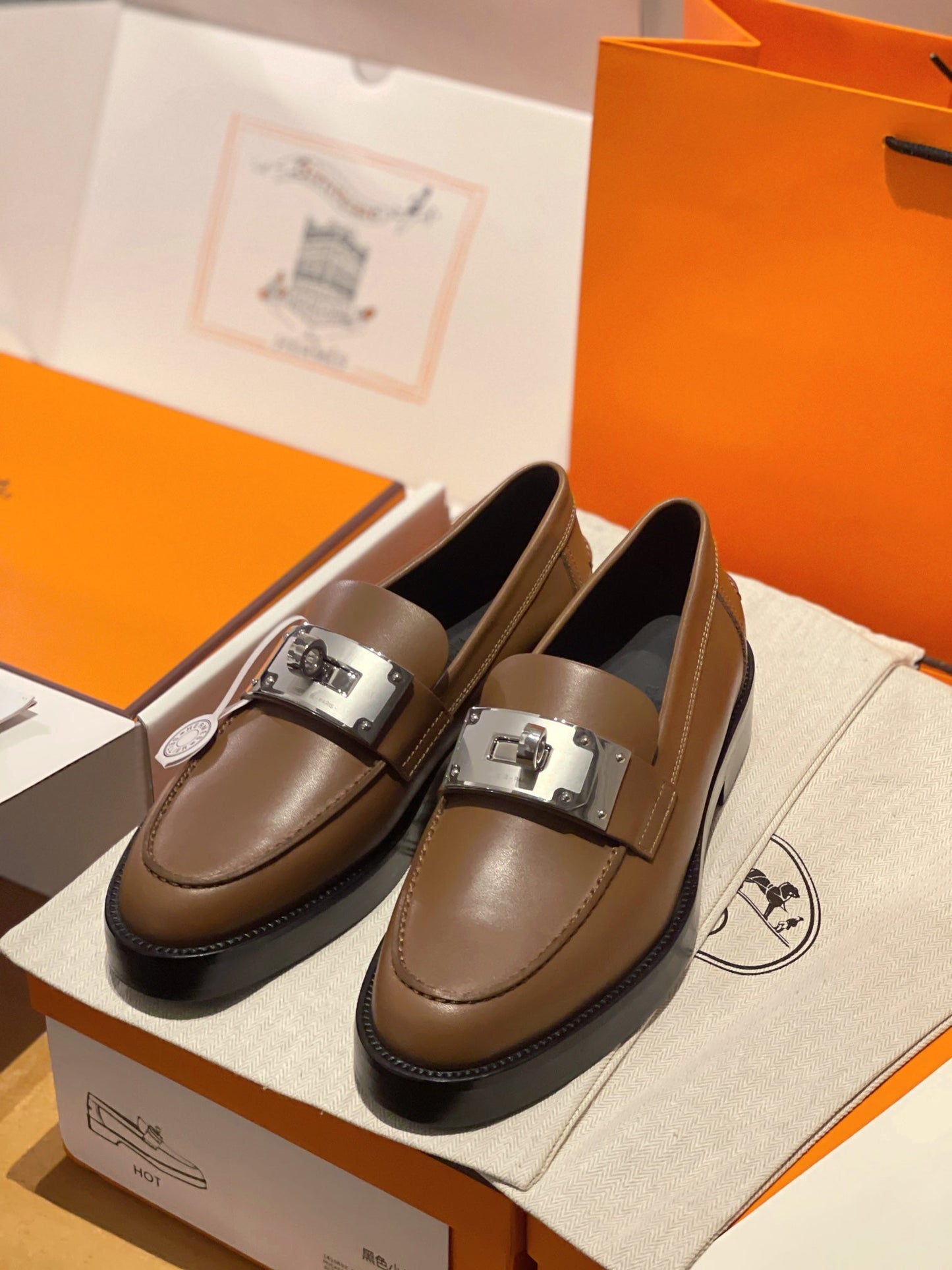 250527 New high-quality classic retro thick-soled loafers