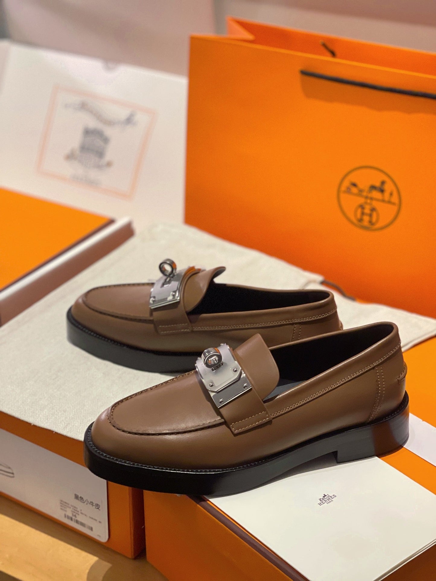 250527 New high-quality classic retro thick-soled loafers