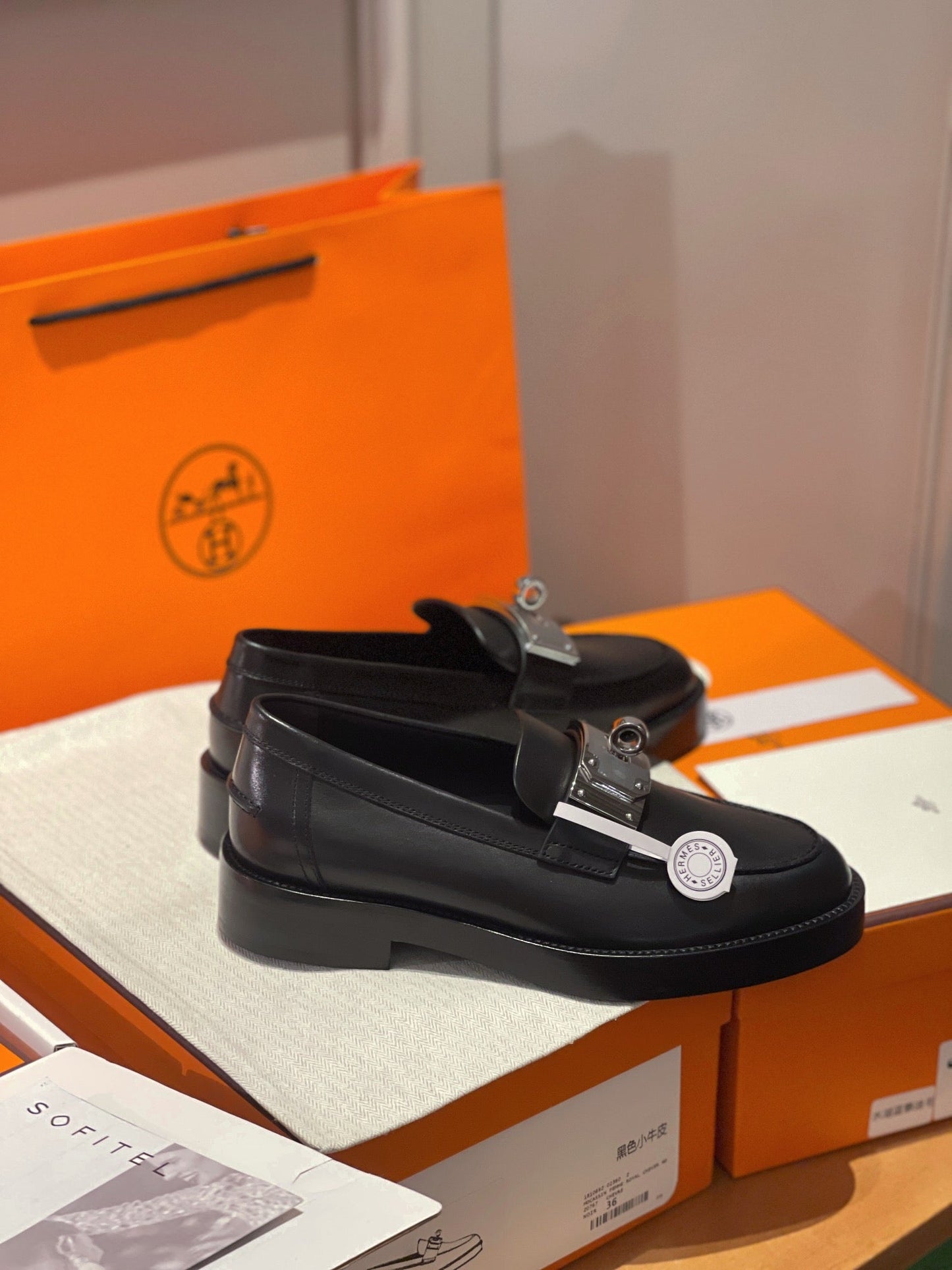 250527 New high-quality classic retro thick-soled loafers