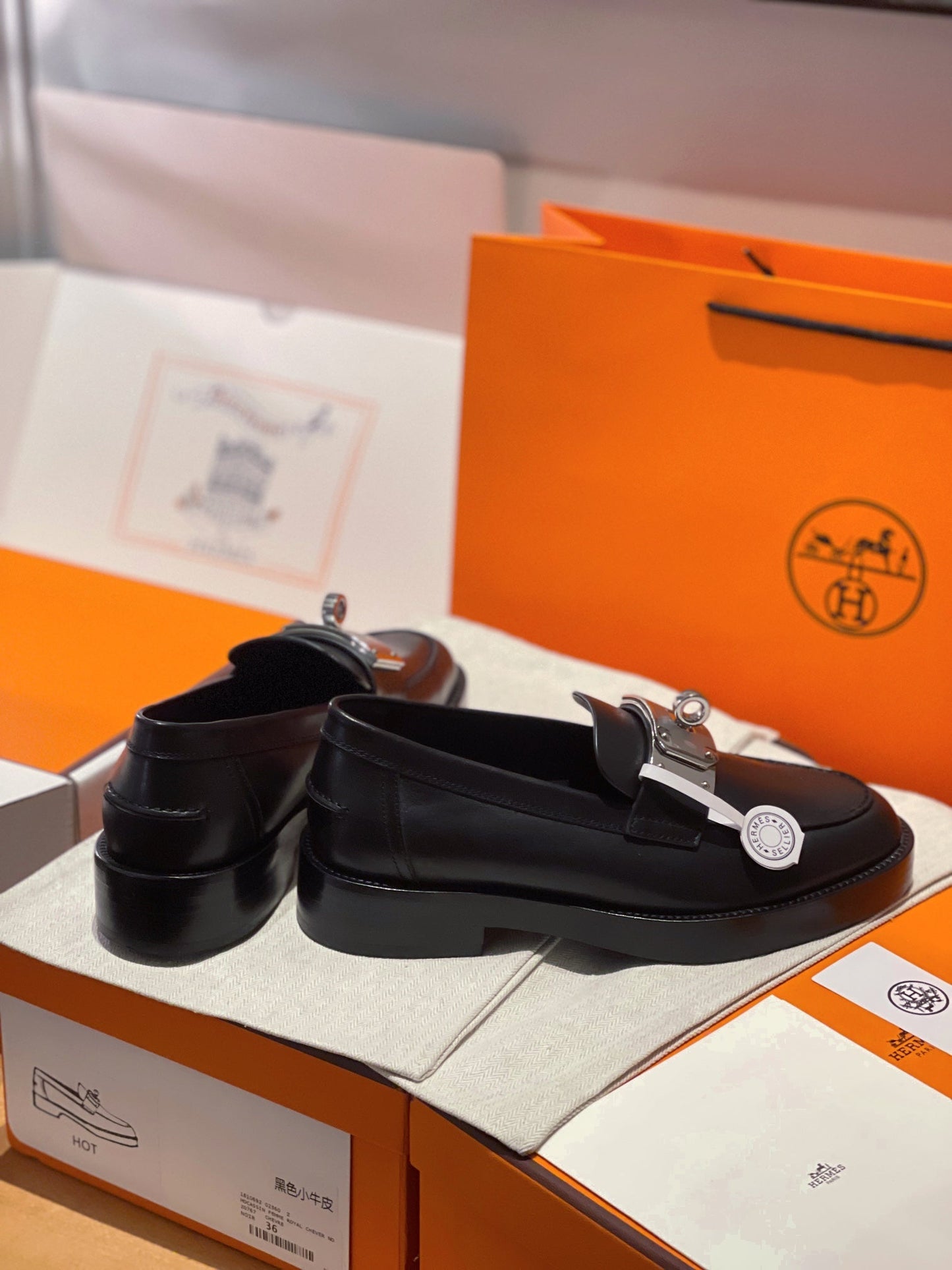 250527 New high-quality classic retro thick-soled loafers