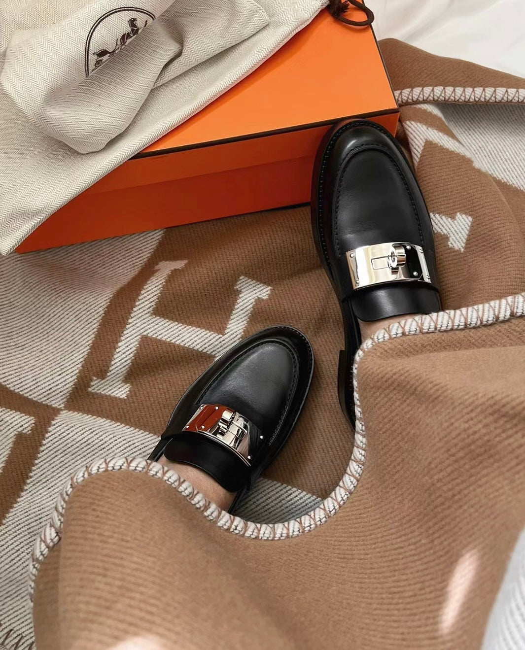 250527 New high-quality classic retro thick-soled loafers