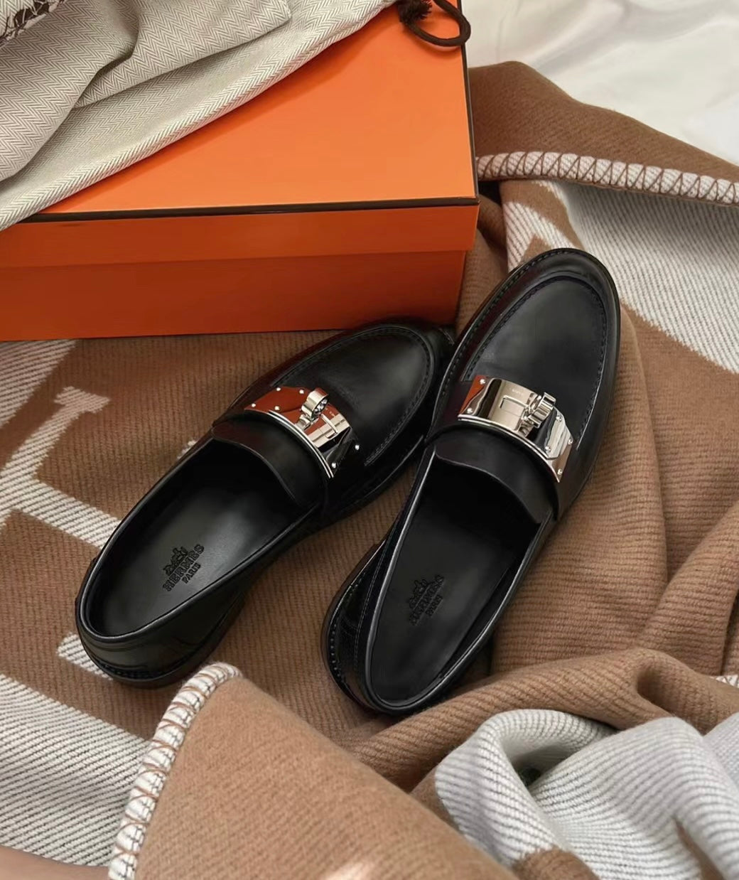 250527 New high-quality classic retro thick-soled loafers