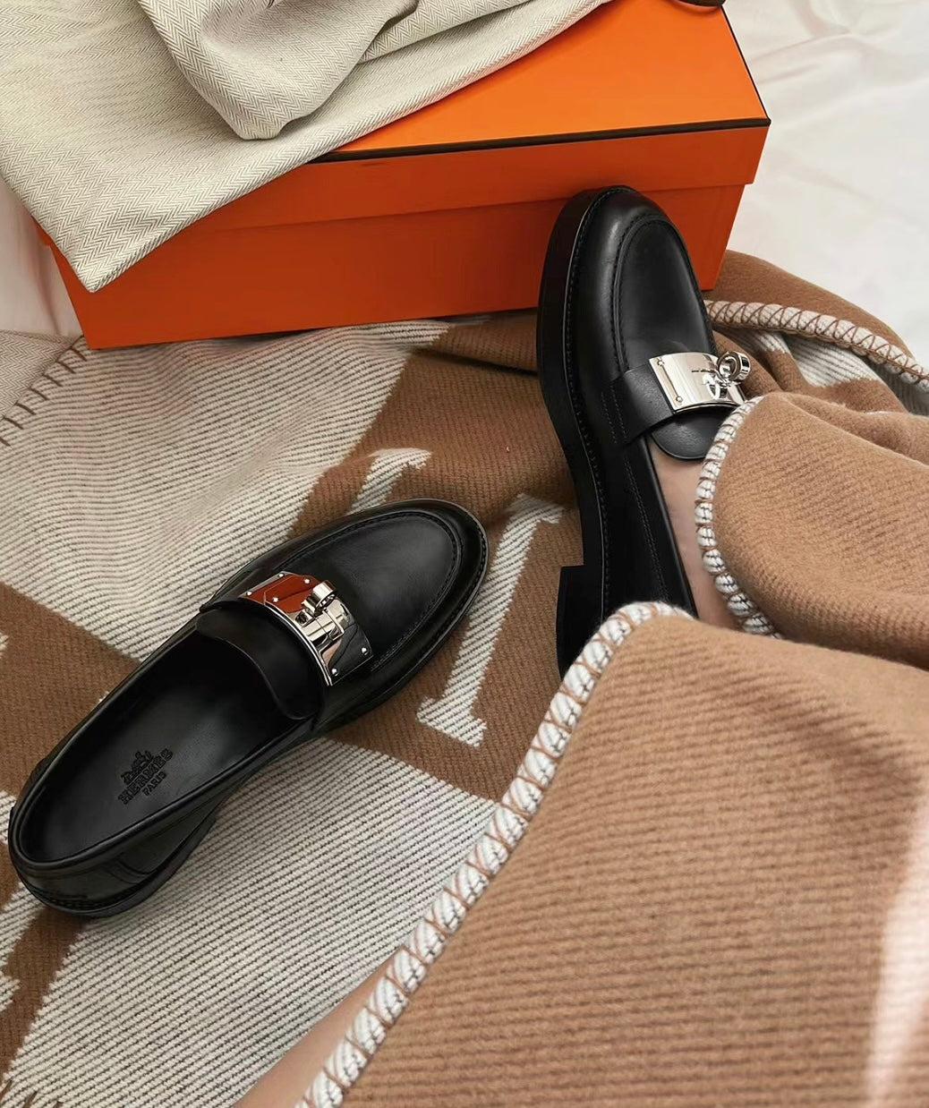 250527 New high-quality classic retro thick-soled loafers