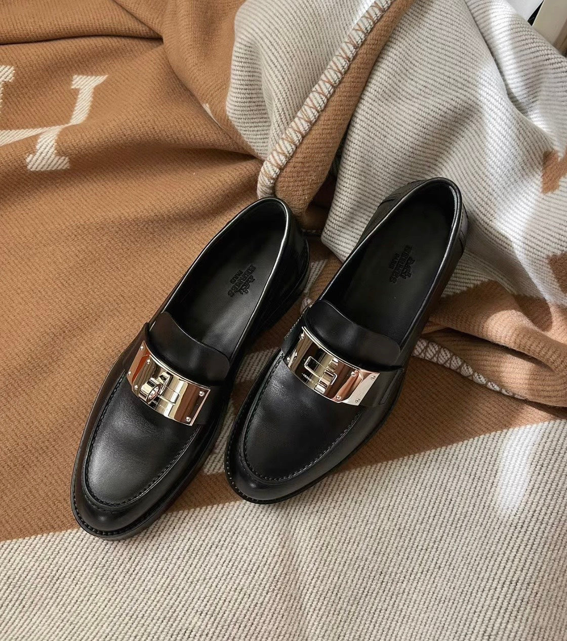 250527 New high-quality classic retro thick-soled loafers