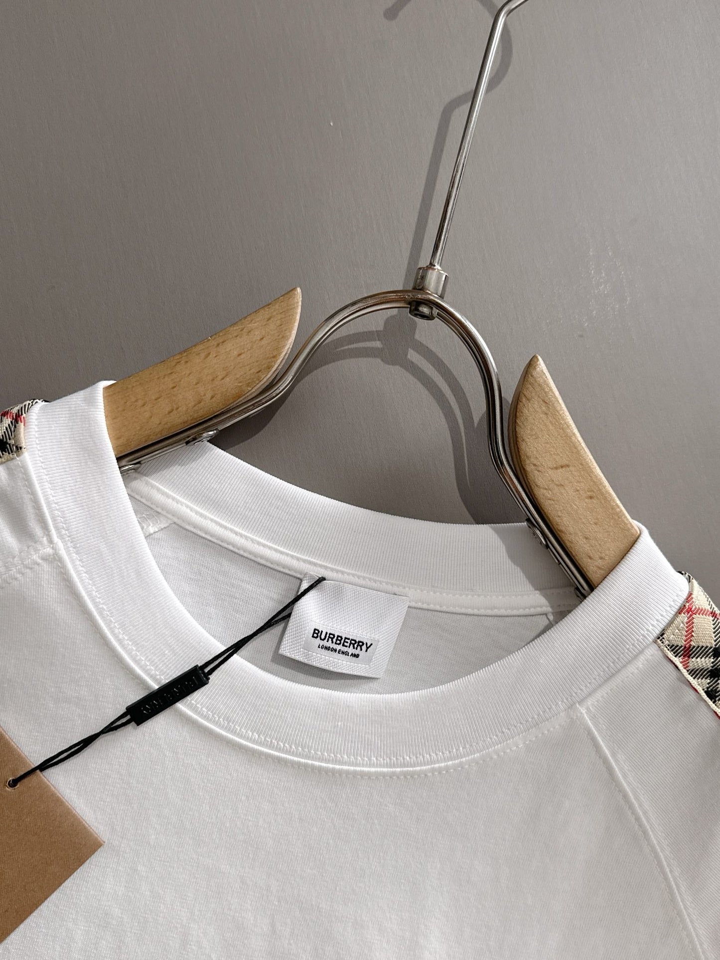 250614 New high-quality embroidered patchwork T-shirt