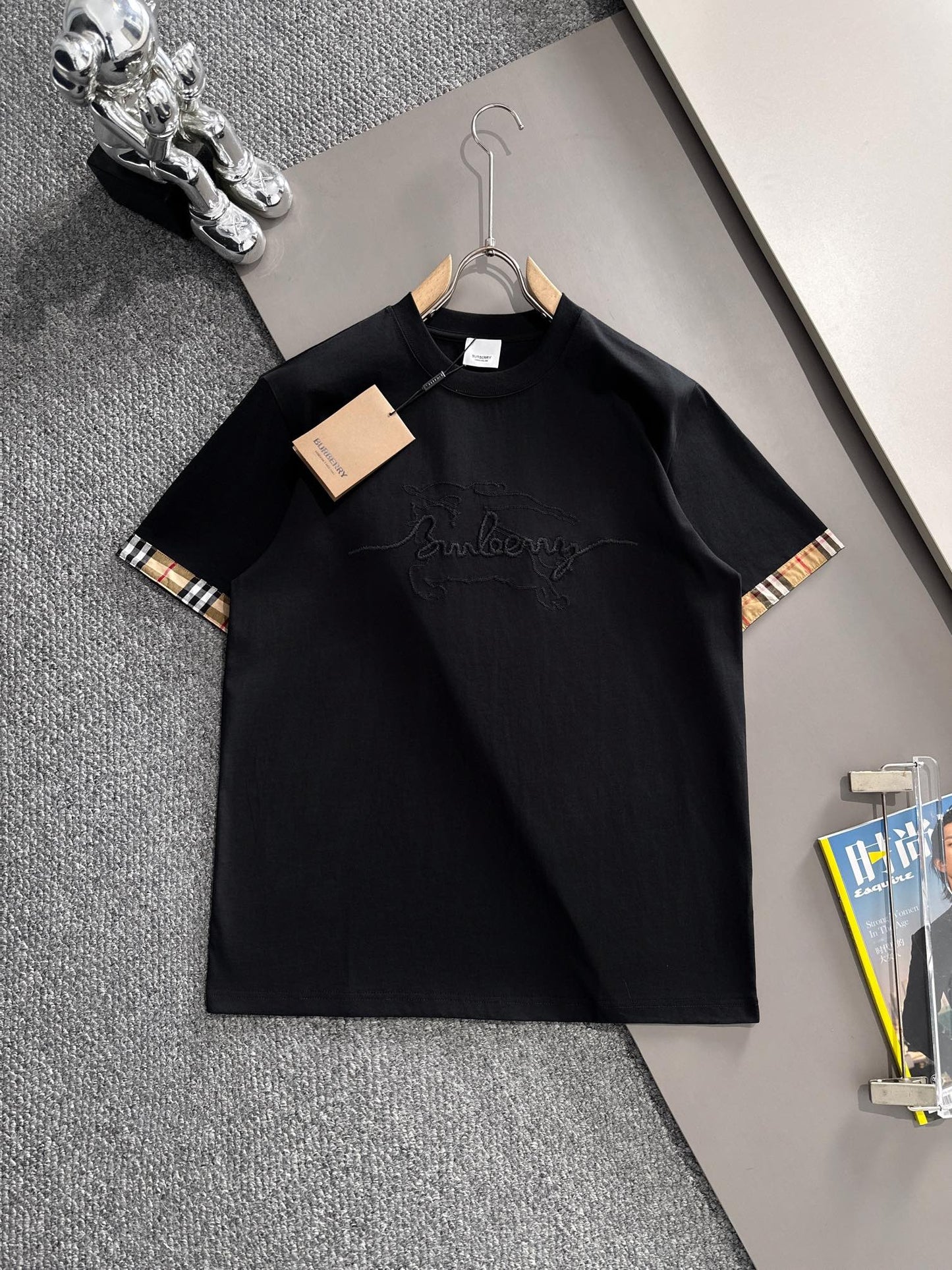 250614New high-quality embroidered patchwork T-shirt