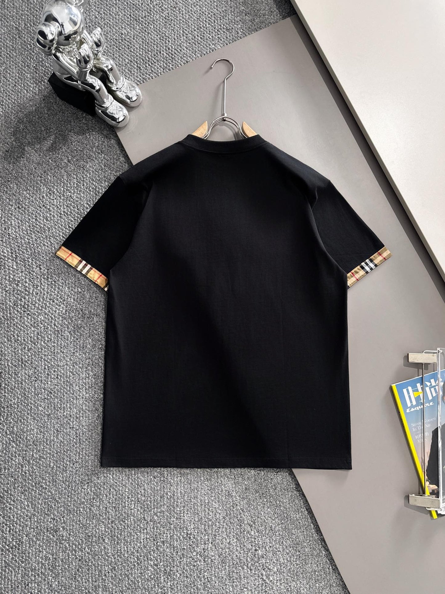 250614New high-quality embroidered patchwork T-shirt