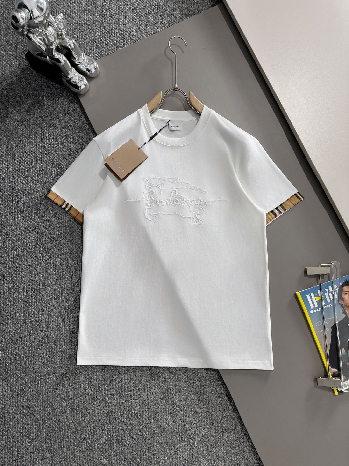 250614New high-quality embroidered patchwork T-shirt