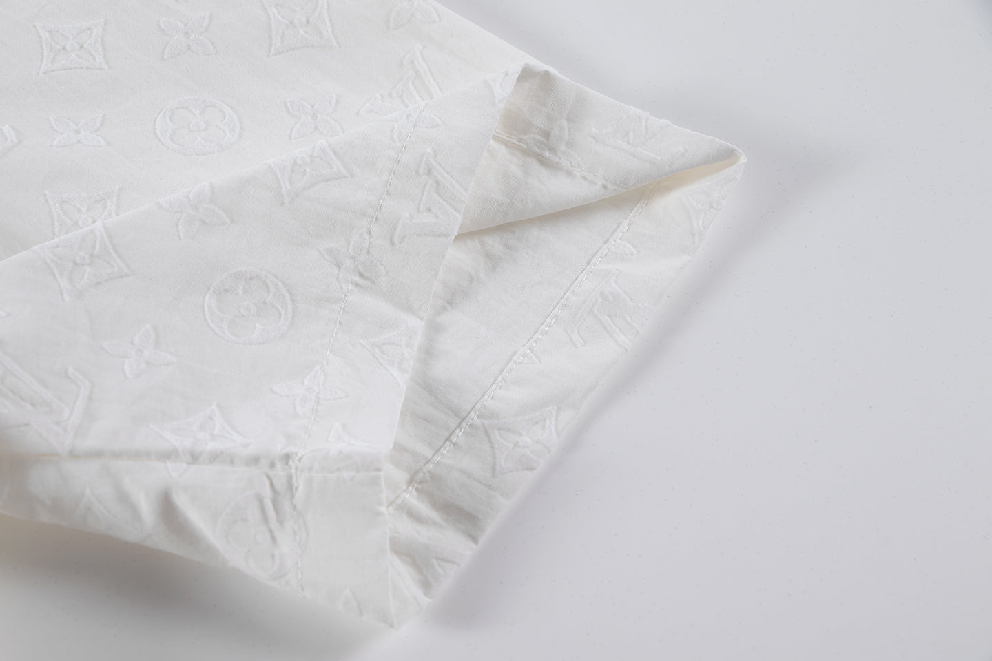 250614 New high-quality flocking patterned shirt
