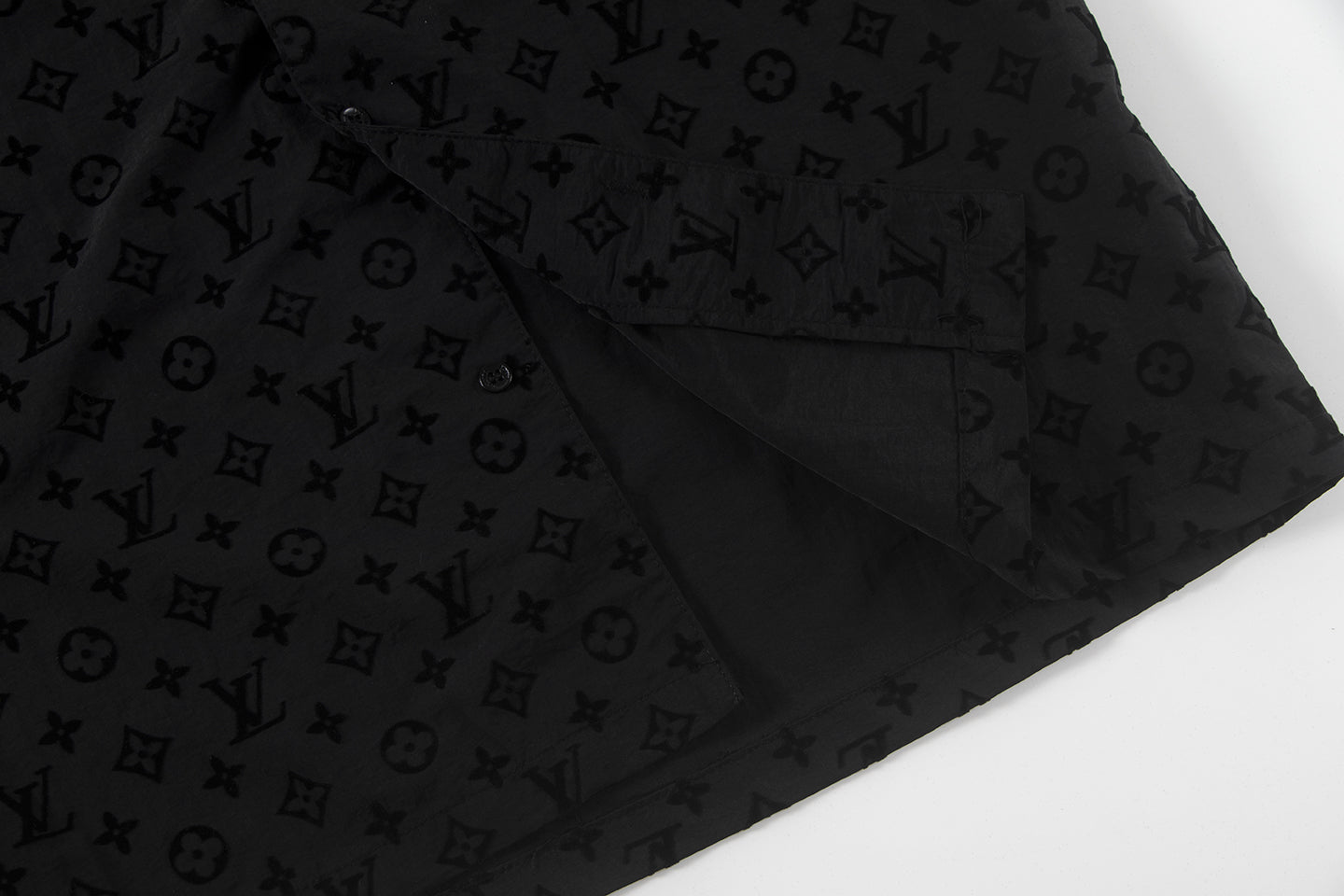 250614 New high-quality flocking patterned shirt