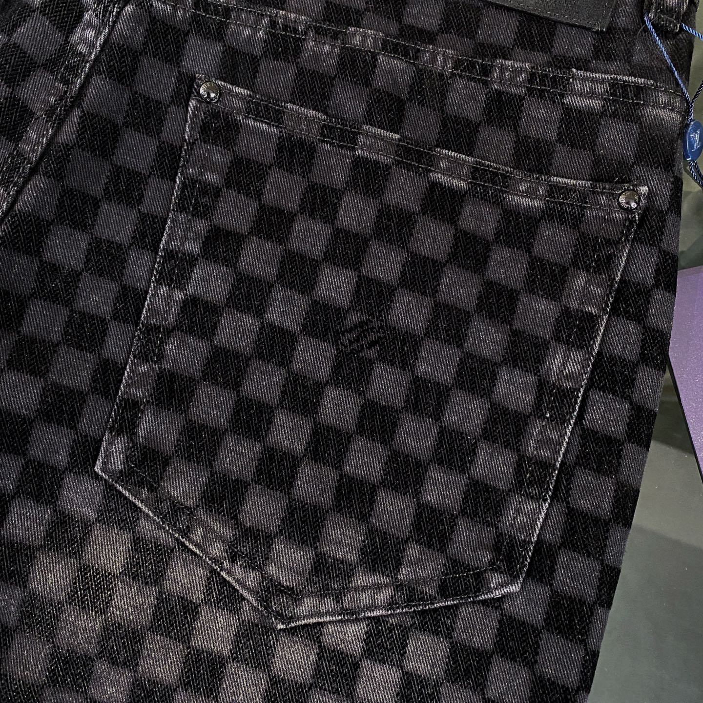 250617 New high-quality checkered jeans