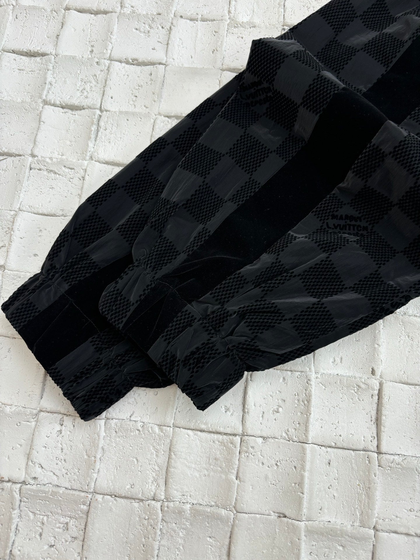 250617 New checkerboard letter velvet jacquard coat