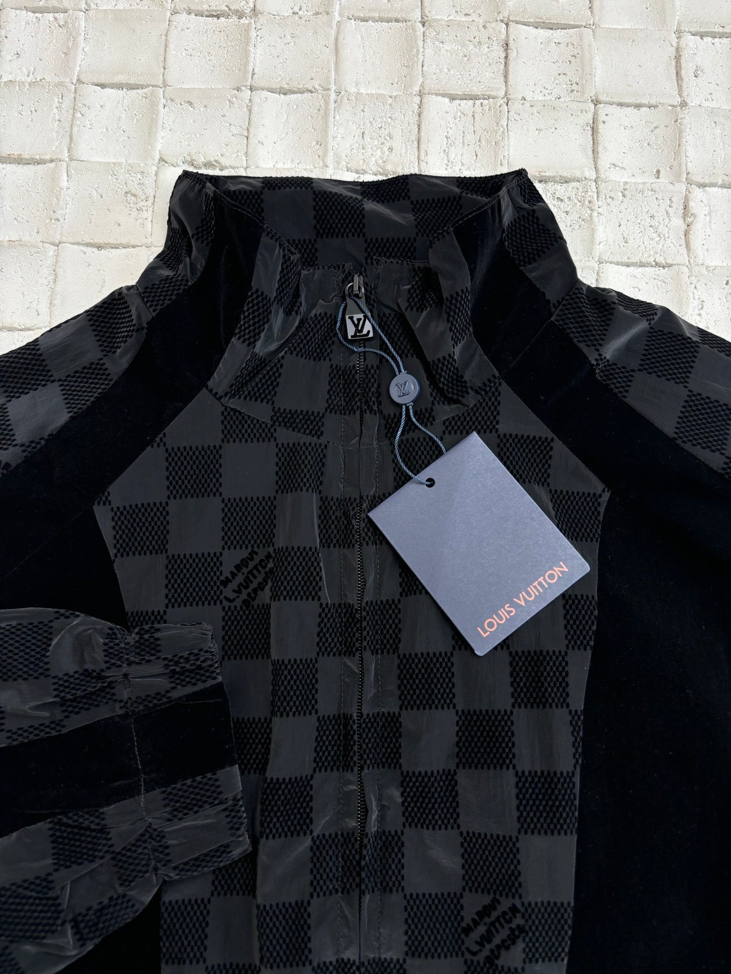 250617 New checkerboard letter velvet jacquard coat