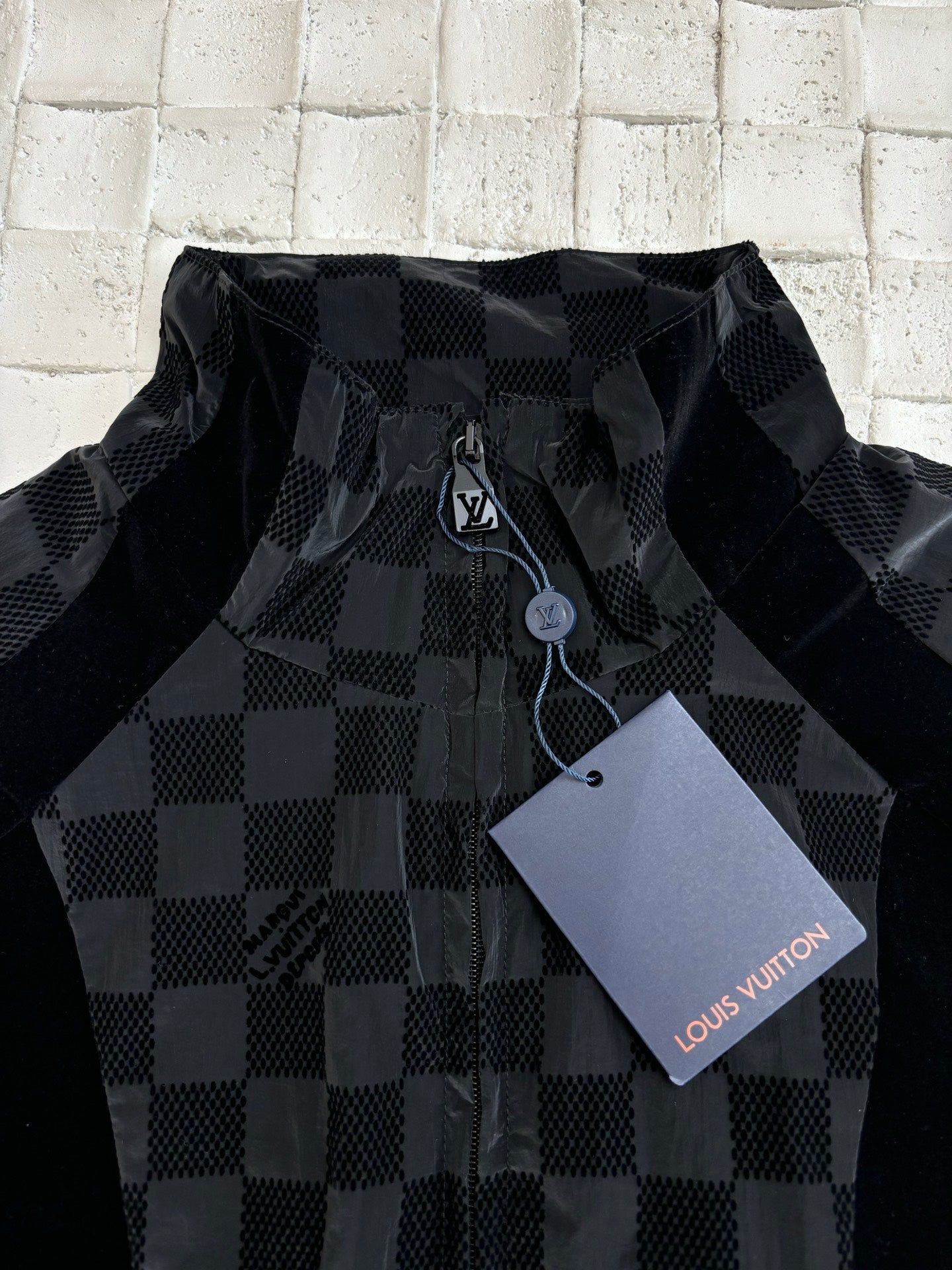 250617 New checkerboard letter velvet jacquard coat