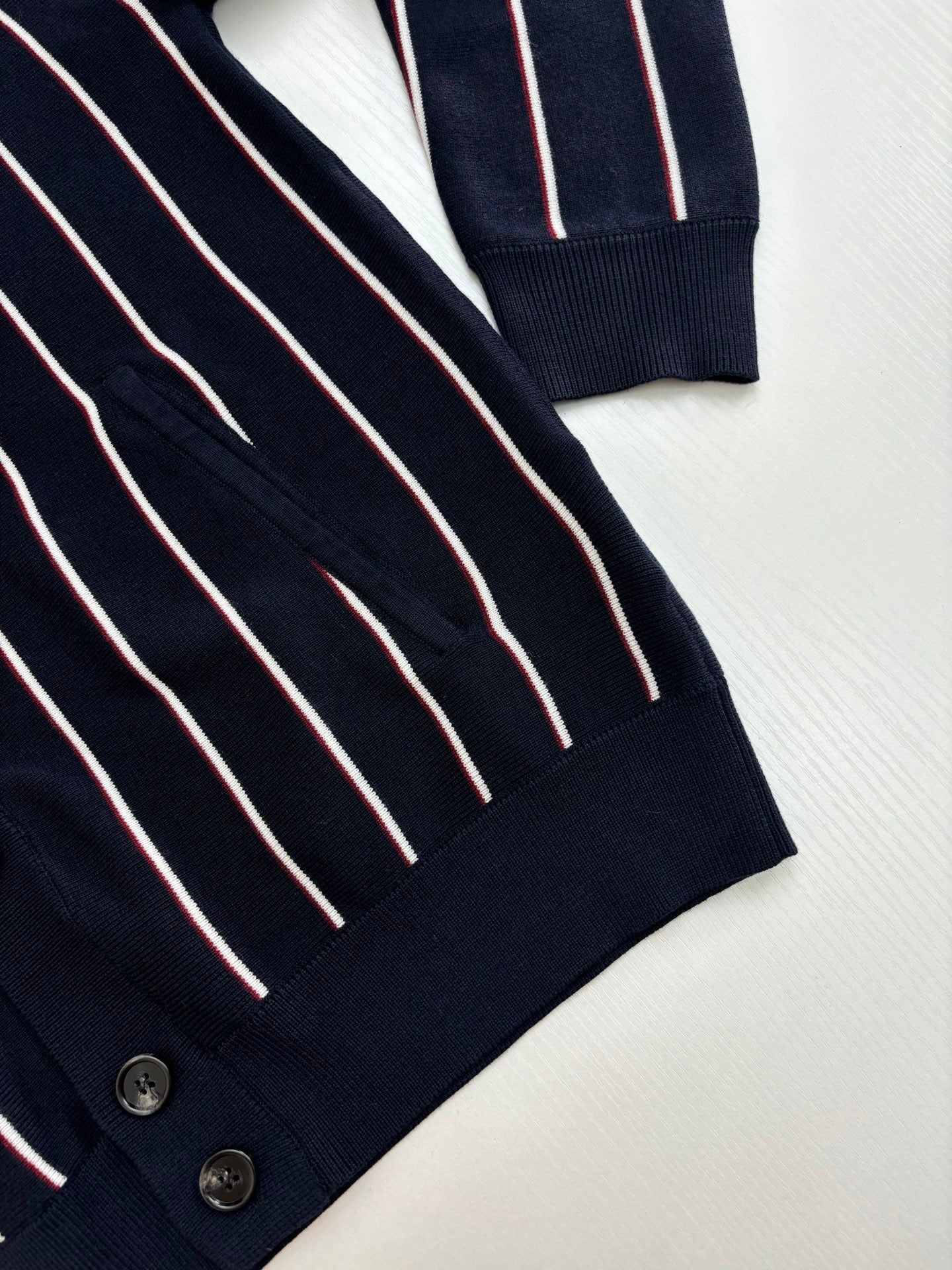 250722 New high-quality striped embroidered sweater