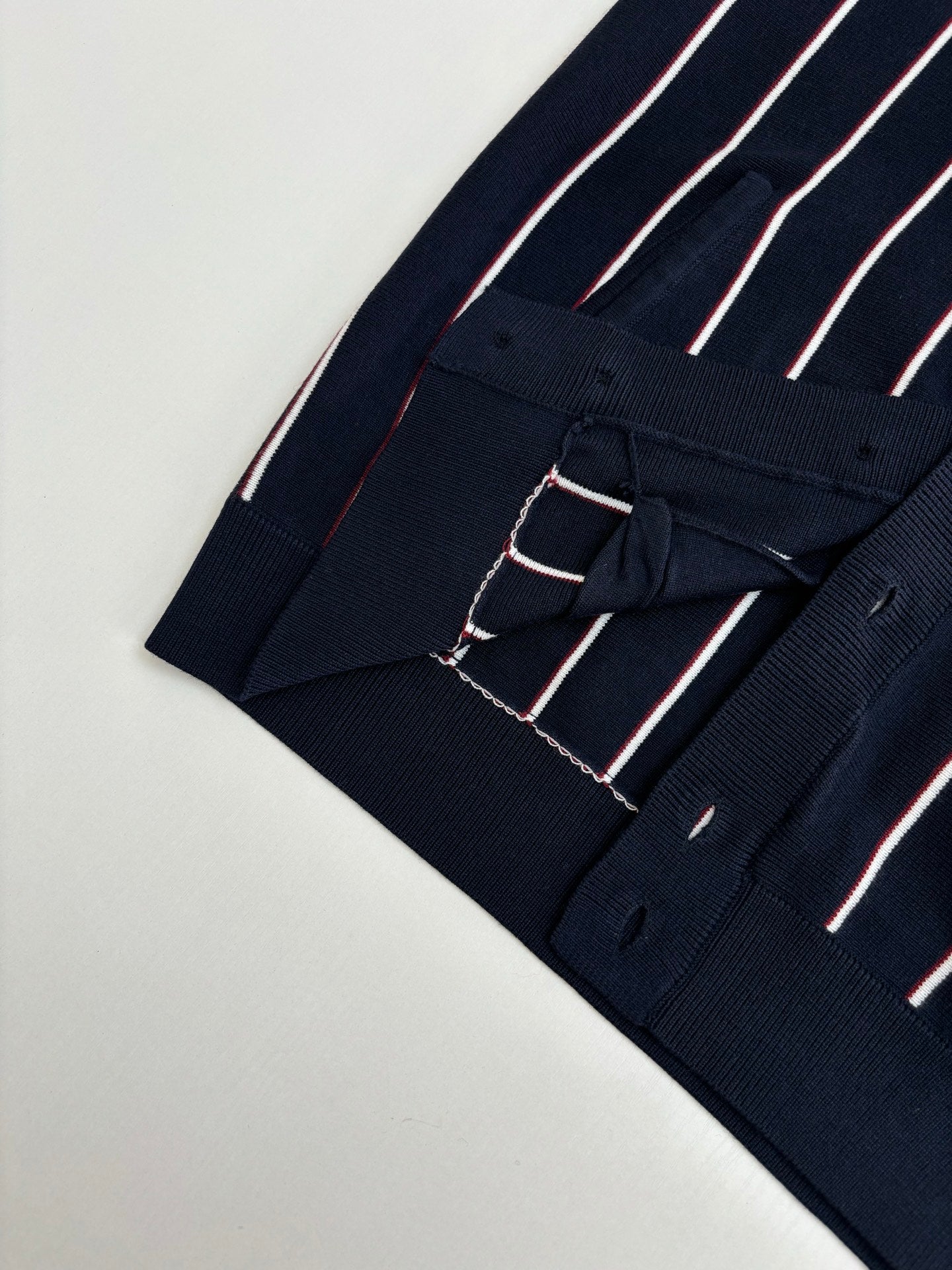 250722 New high-quality striped embroidered sweater