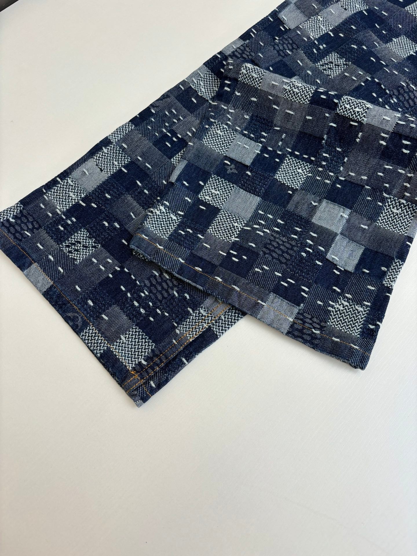 250722 New high-quality checkered tattooed denim trousers