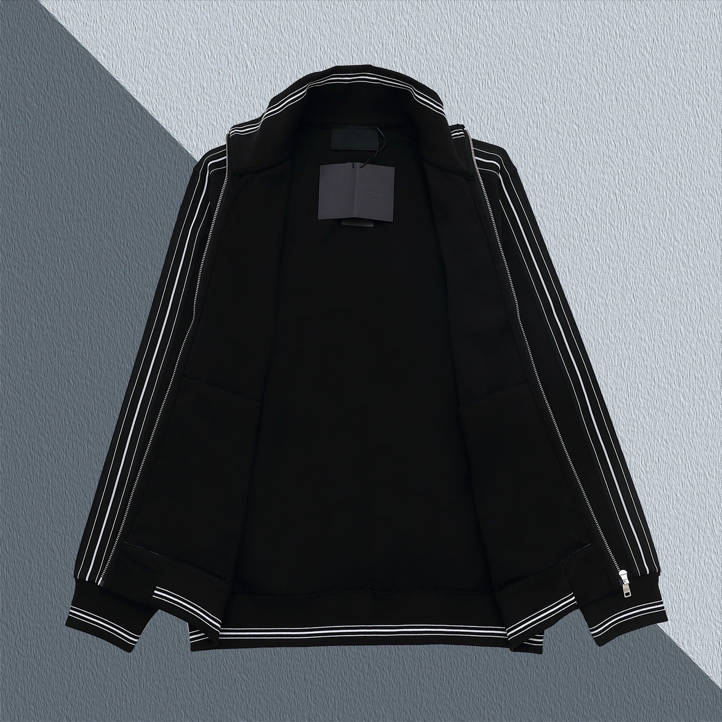 250808 New high-quality zipper pocket triangular label coat jacket