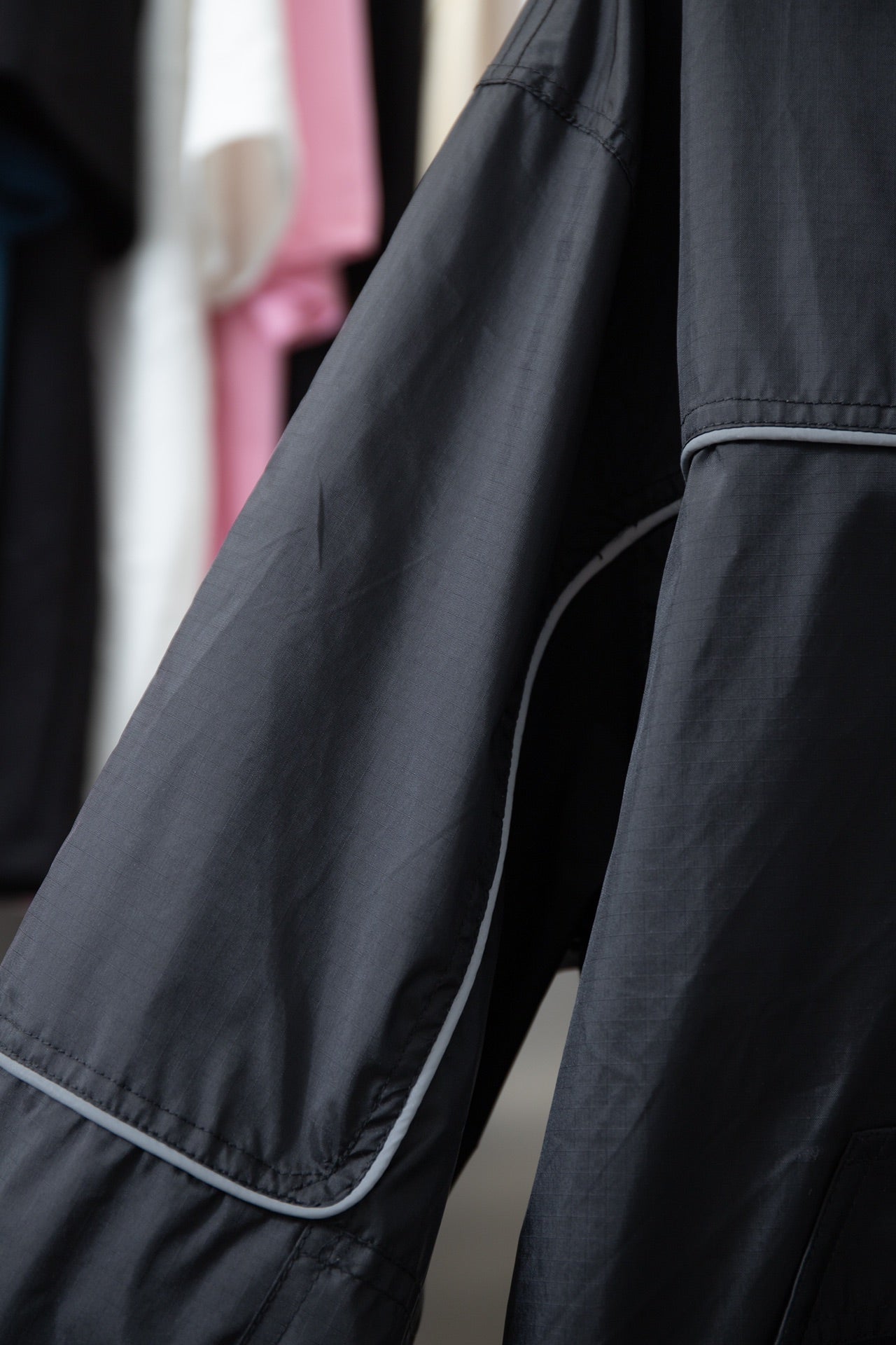 250808 New high-quality dark-checked reflective semi-zipper windbreaker jacket