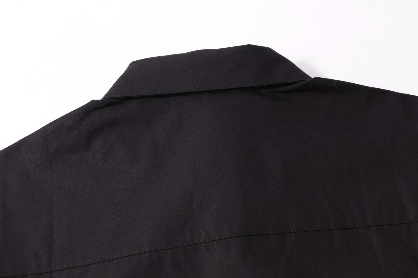 250808 A new high-quality, simple and versatile pocket letter long-sleeved shirt