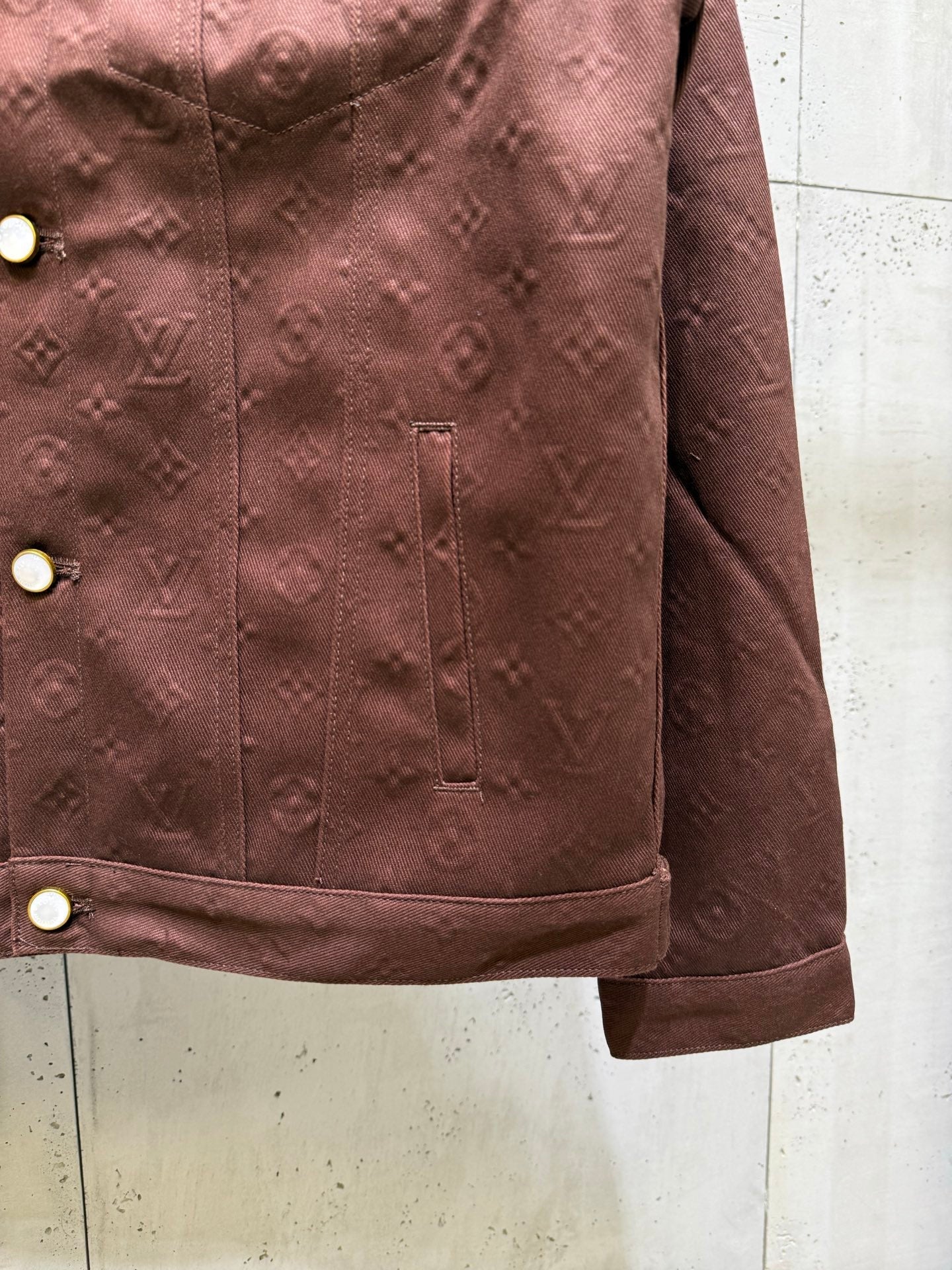 250808 The new high-quality no-iron denim set features a high version with heavy craftsmanship and full embossed embossed letters