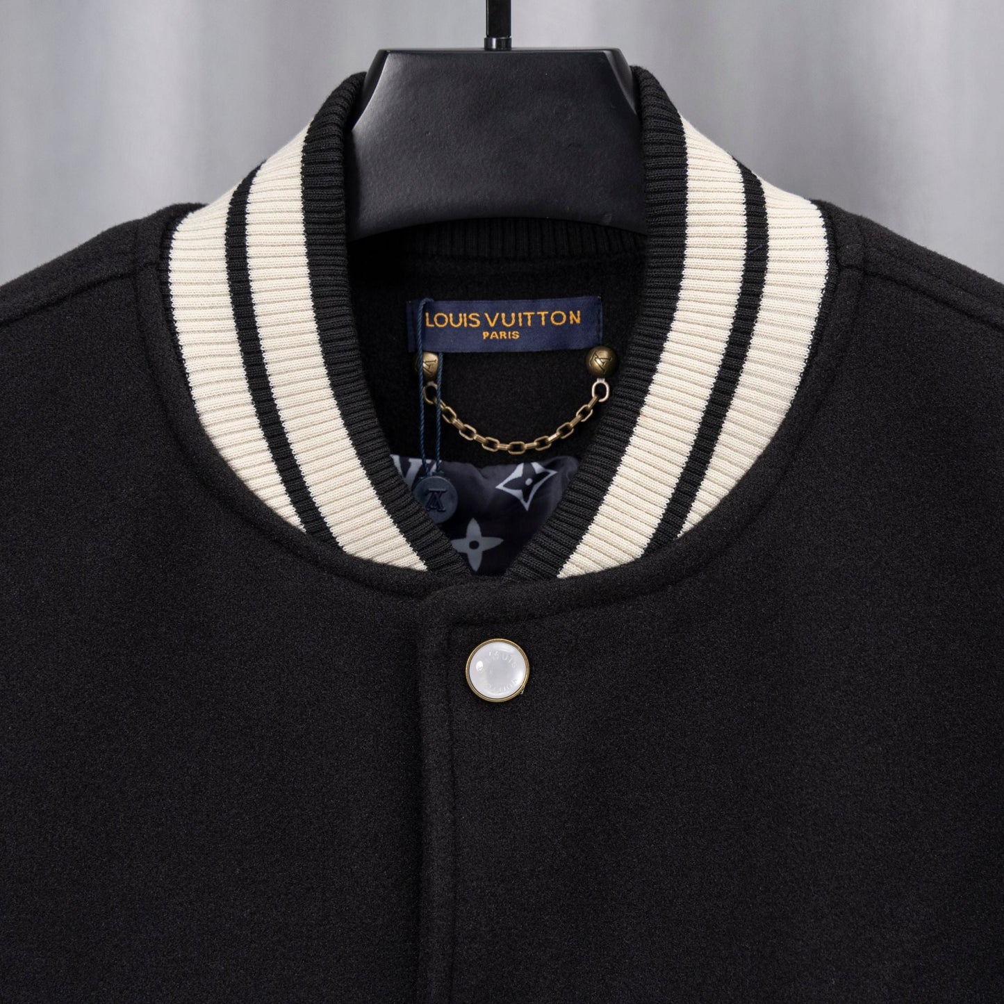 250808 A new high-quality, minimalist design baseball jacket