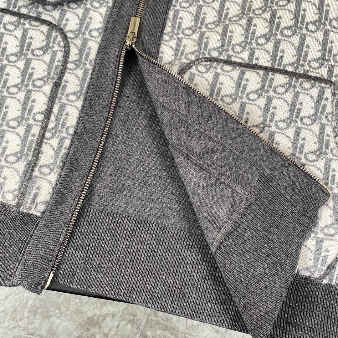 250808 A new high-quality full-printed double-sided jacquard zipper cardigan