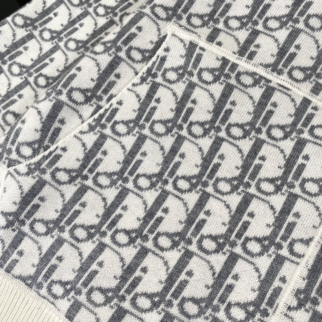 250808 A new high-quality full-printed double-sided jacquard zipper cardigan