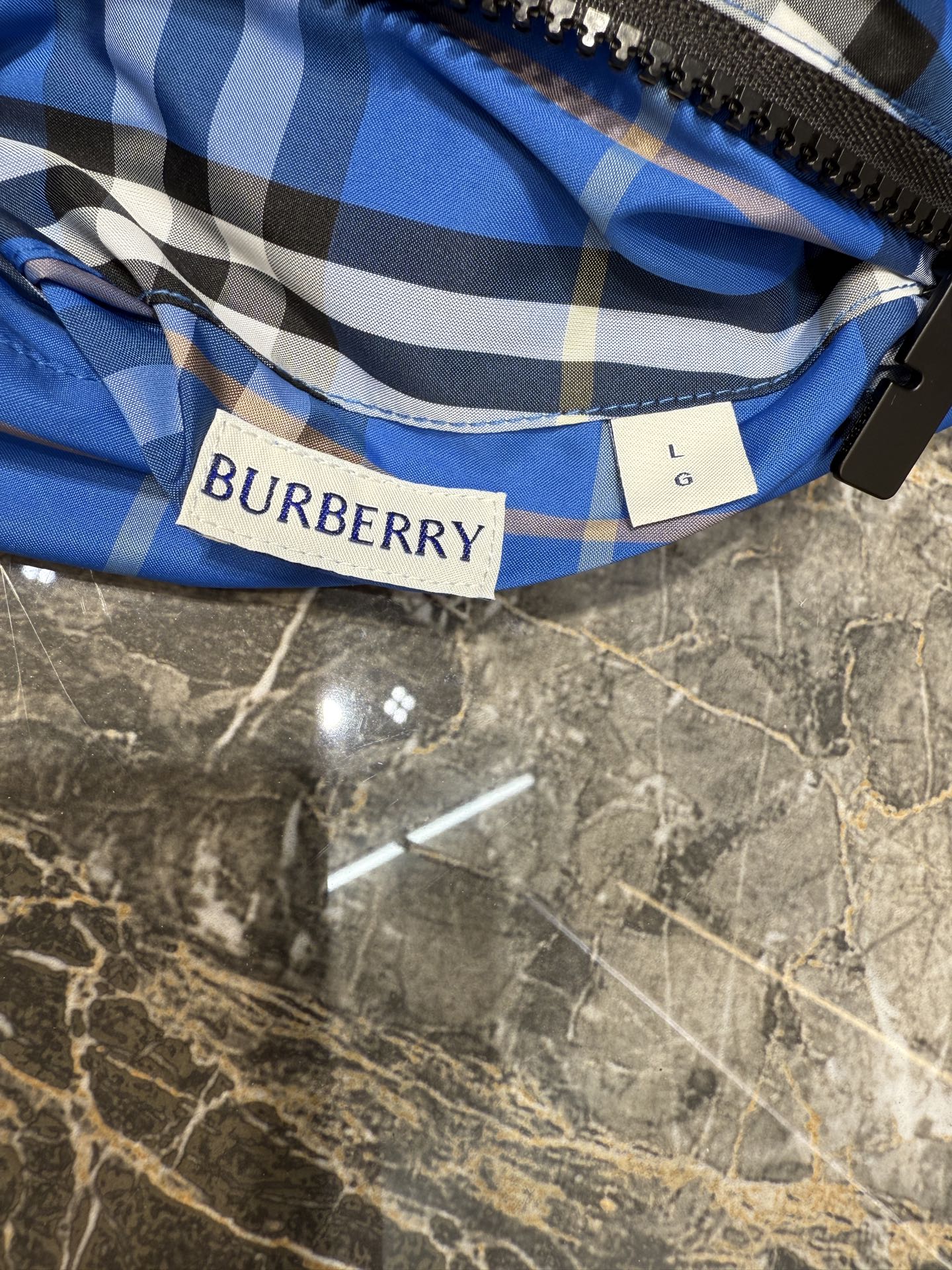 250808 A new high-quality double-sided checkered hooded jacket