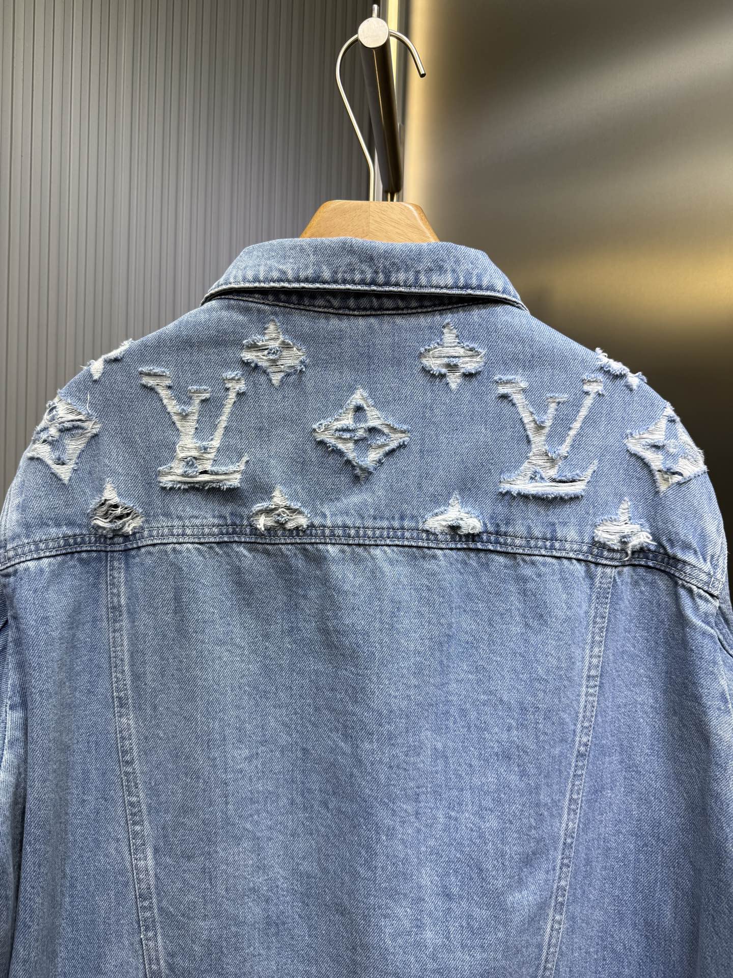 250808 New high-quality washed ripped denim jacket