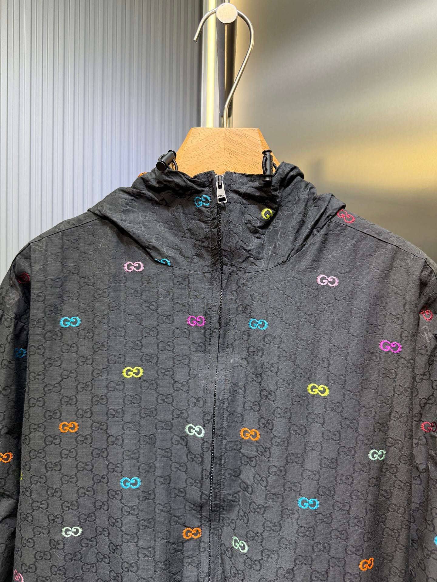 250808 A new high-quality hooded jacket with colorful embroidery