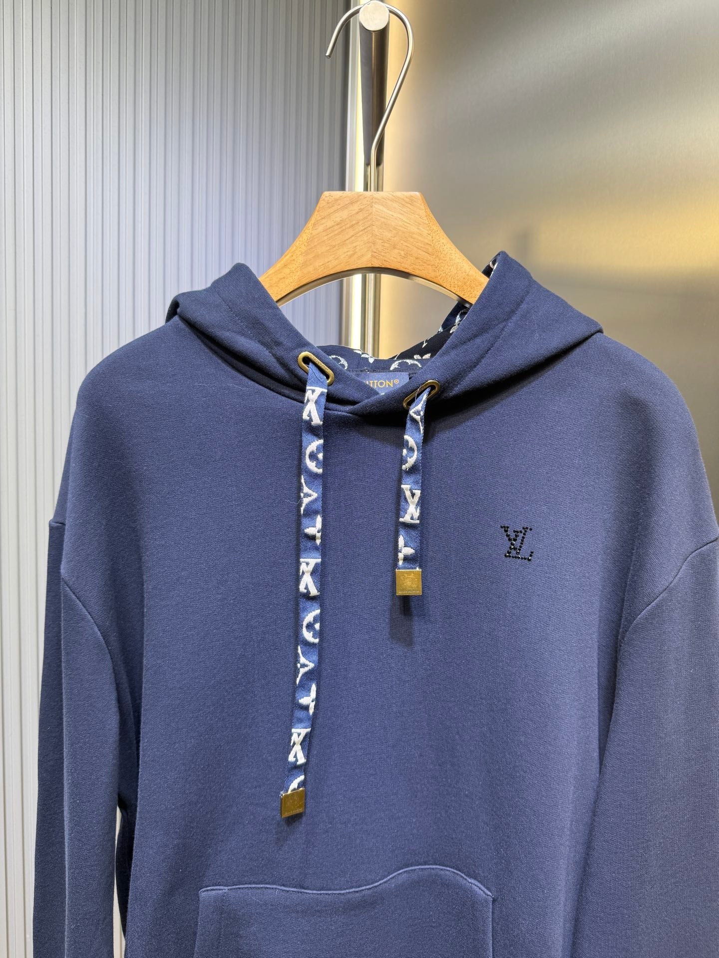 250813 A new high-quality, simple hooded sweatshirt