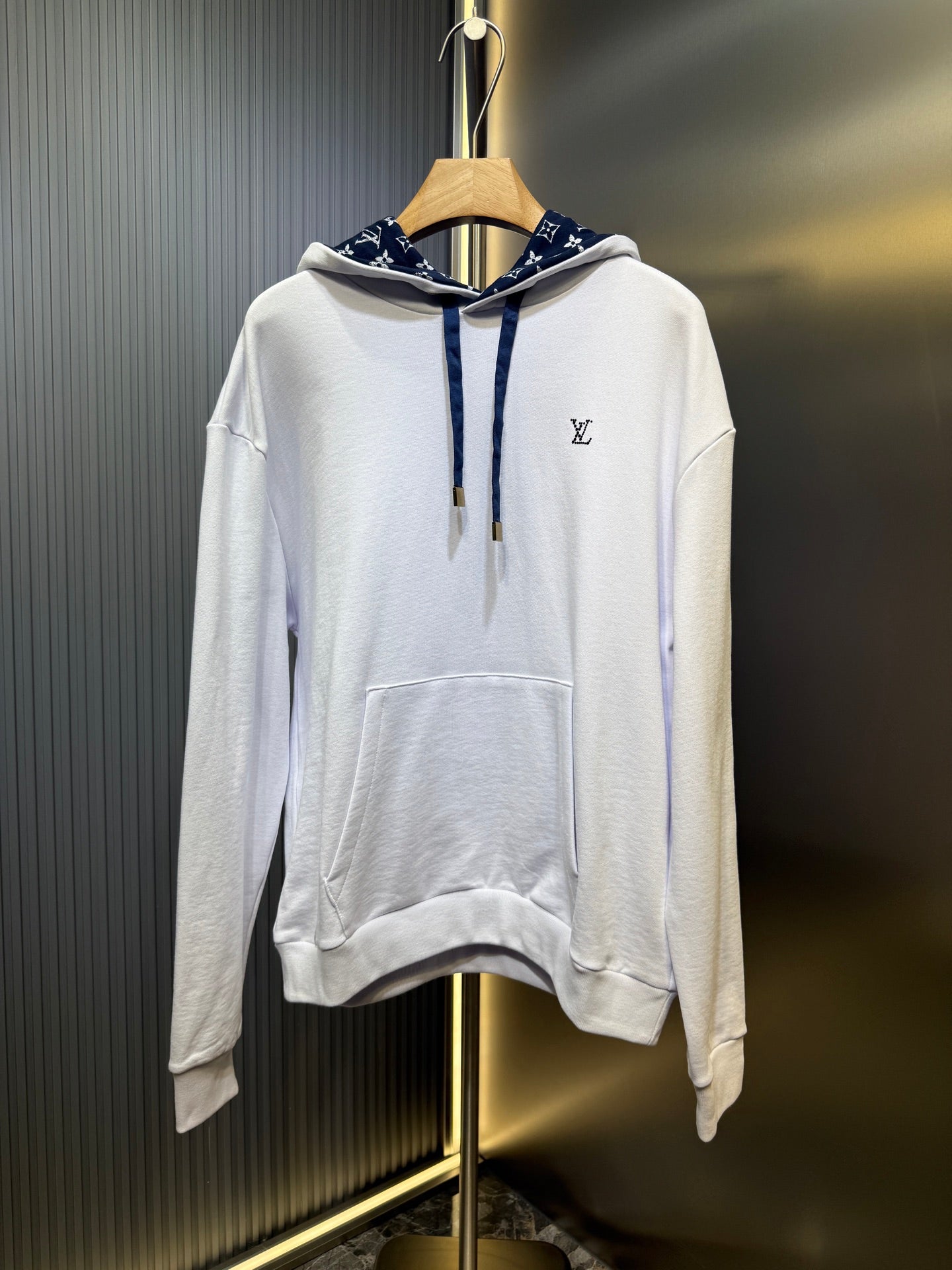250813 A new high-quality, simple hooded sweatshirt