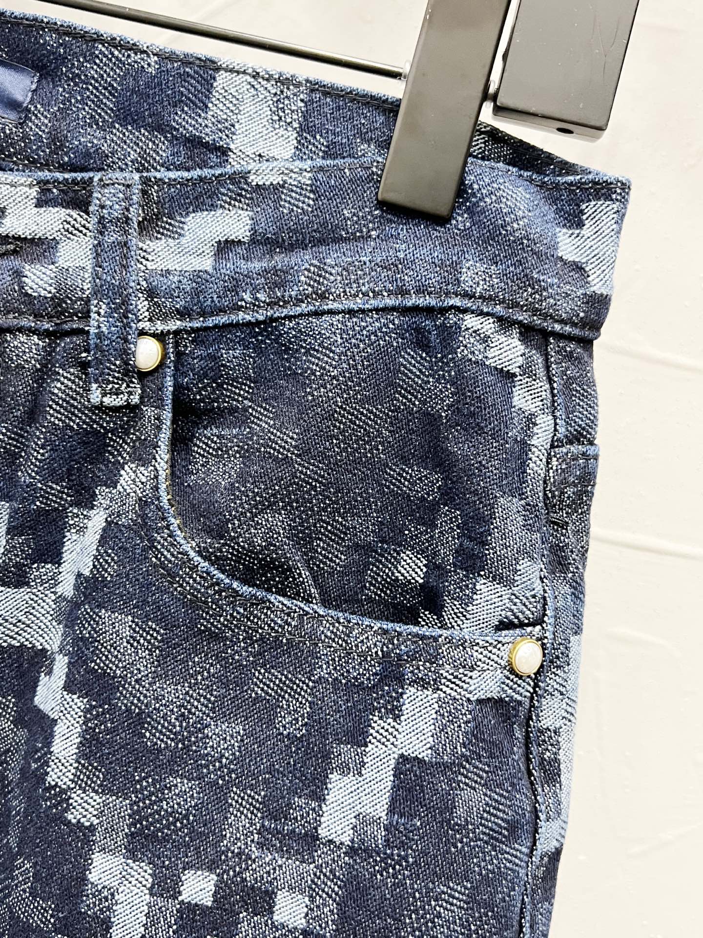 250813 New high-quality serpentine jeans