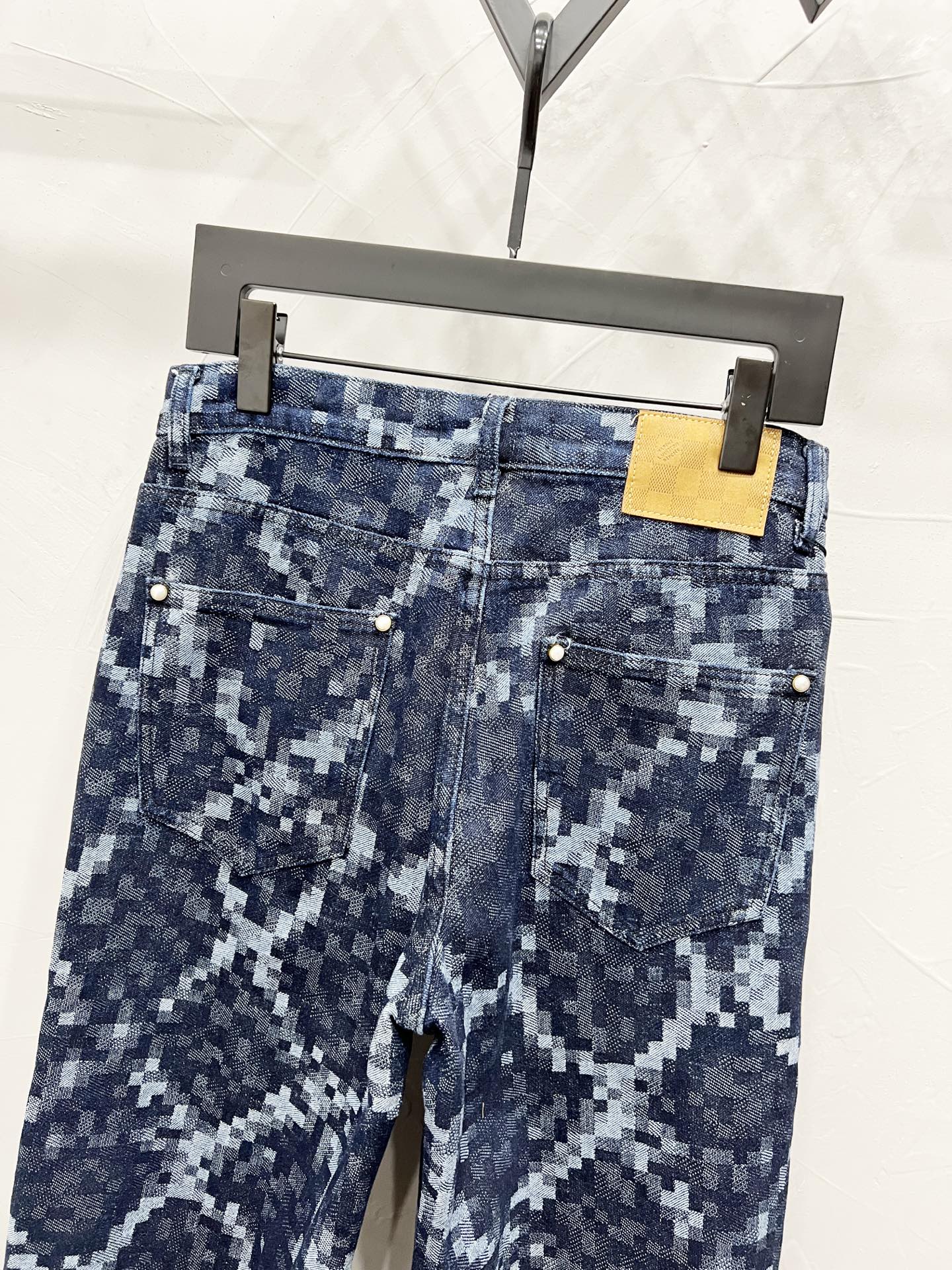 250813 New high-quality serpentine jeans