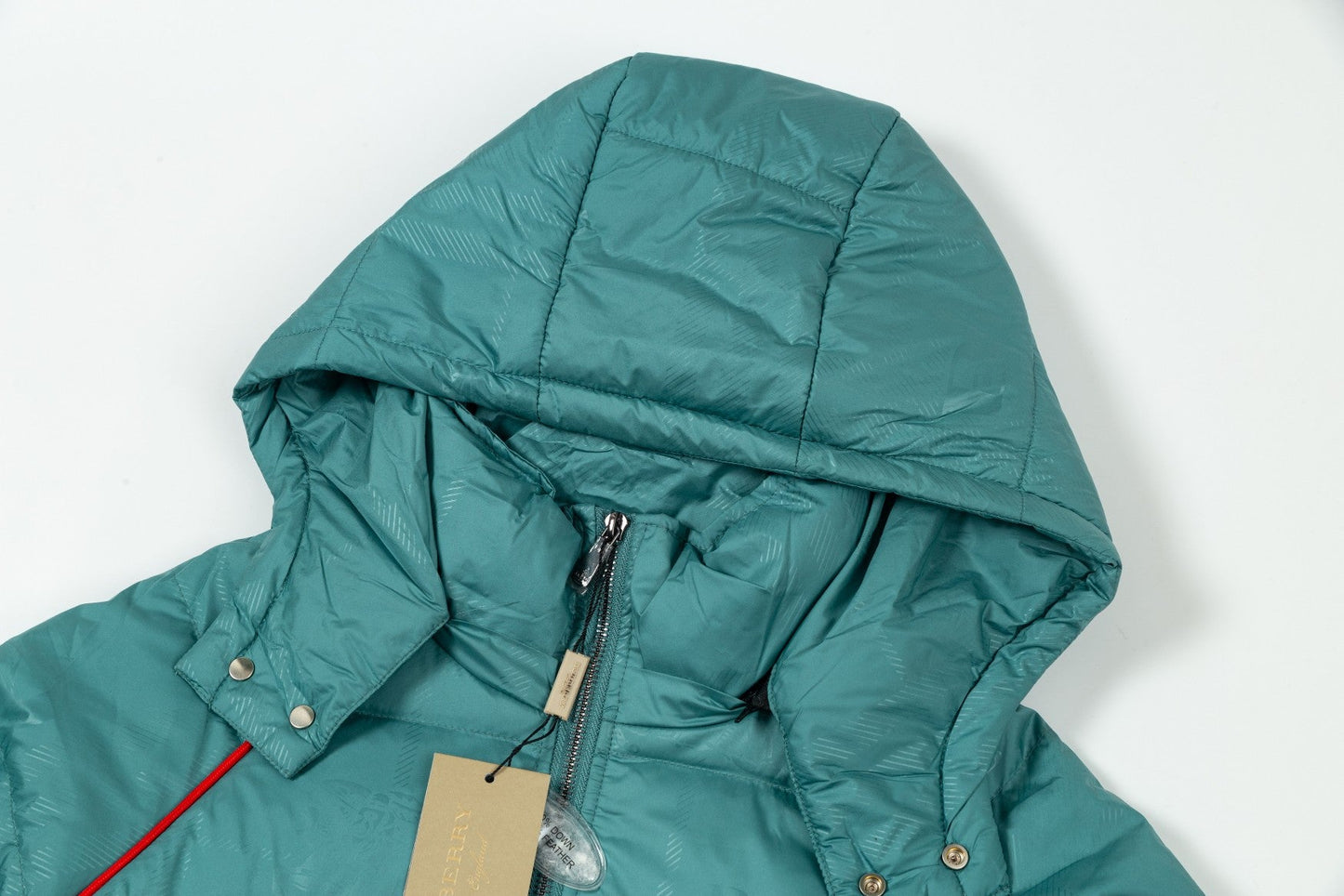 250813 A new high-quality classic detachable down jacket with a hat