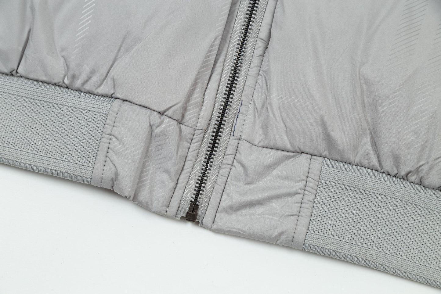 250813 A new high-quality classic detachable down jacket with a hat