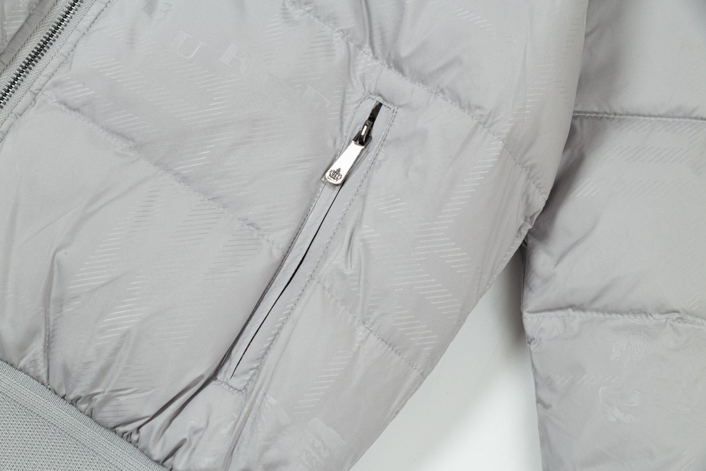 250813 A new high-quality classic detachable down jacket with a hat